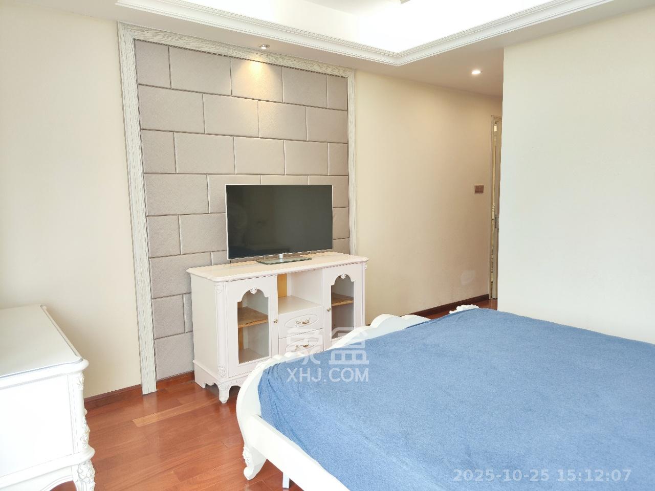 保利国际广场  3室2厅1卫    7000.0元/月 保利国际广场  3室2厅1卫    7000.0元/月室内图