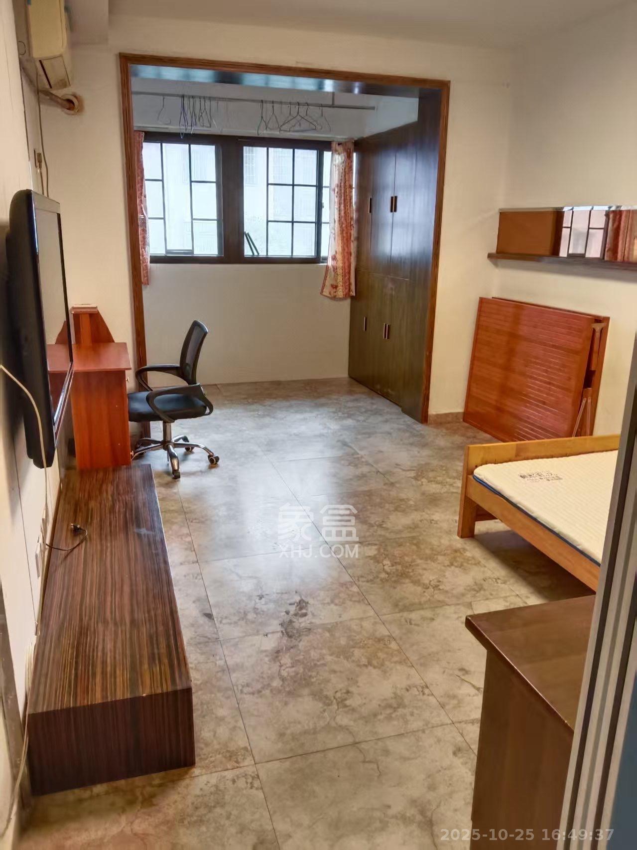 龙吉湾小区(龙瑞尚苑) 3室2厅1卫 1500.0元/月 龙吉湾小区(龙瑞尚苑) 3室2厅1卫 1500.0元/月室内图