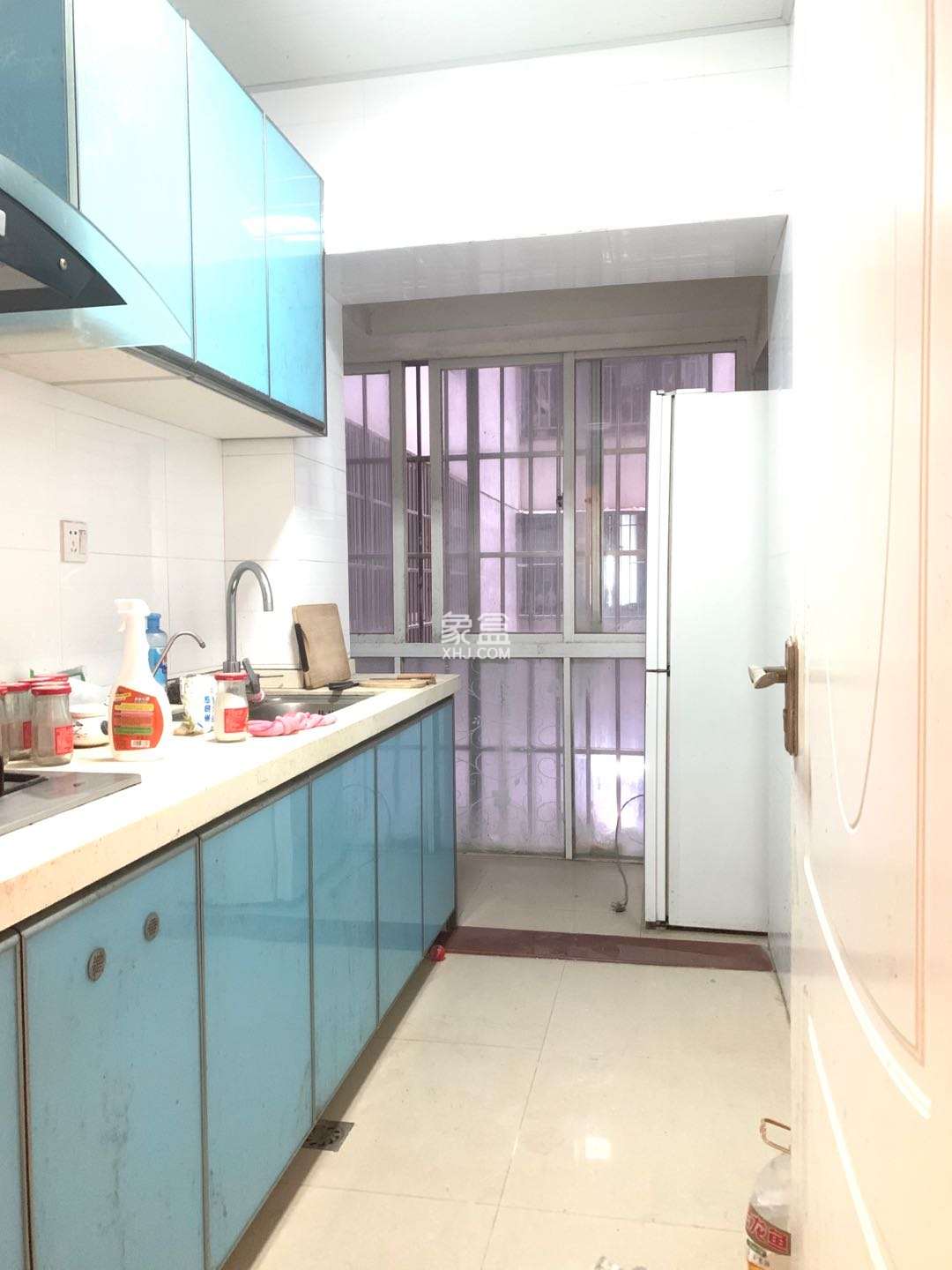 申鑫国际广场 2室1厅1卫 2500.0元/月 申鑫国际广场 2室1厅1卫 2500.0元/月室内图