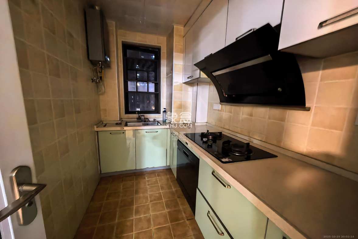 华润置地广场二期 3室2厅1卫 2300.0元/月 华润置地广场二期 3室2厅1卫 2300.0元/月室内图