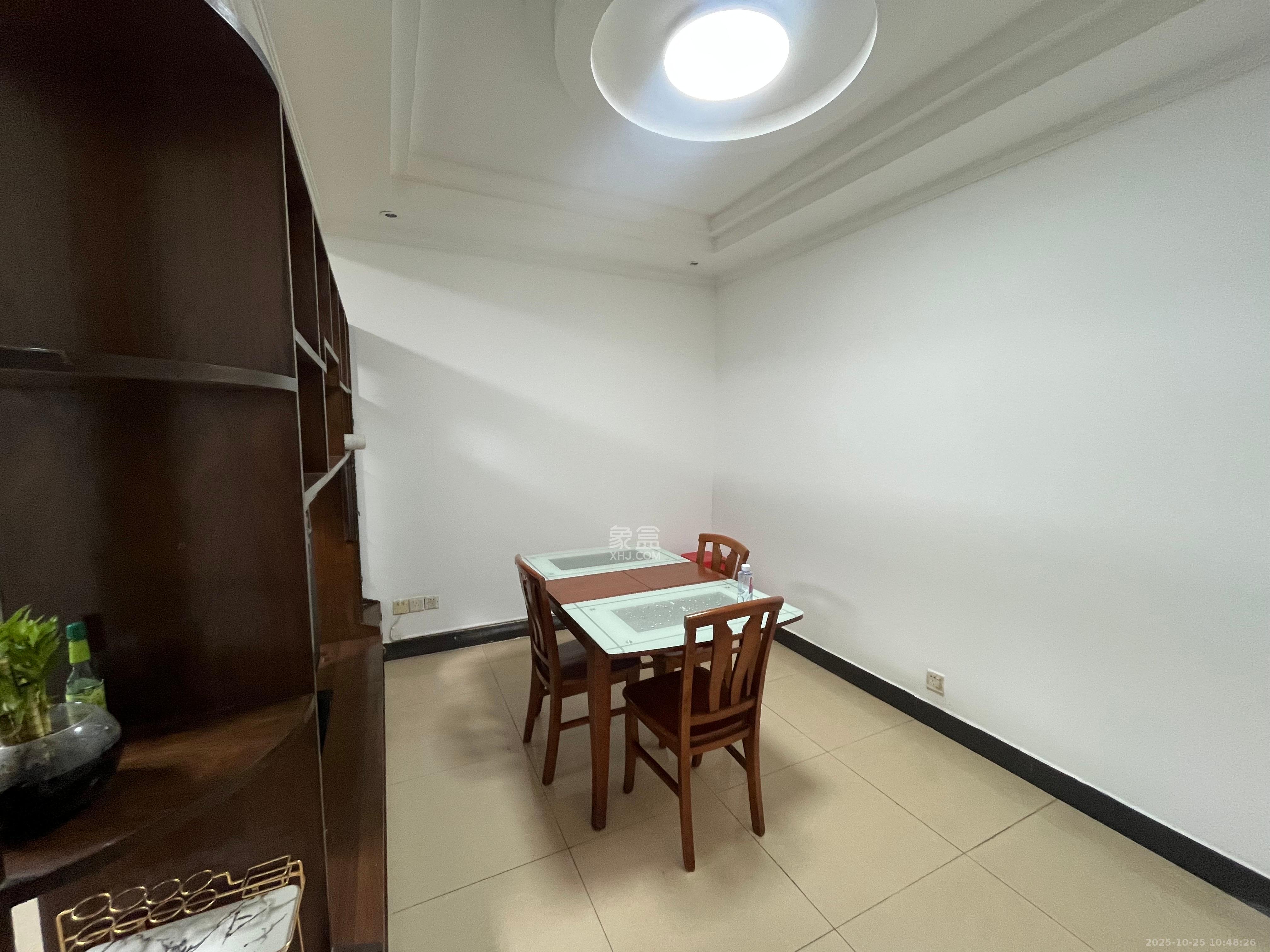 福临阁  2室2厅1卫    3200.0元/月 福临阁  2室2厅1卫    3200.0元/月室内图