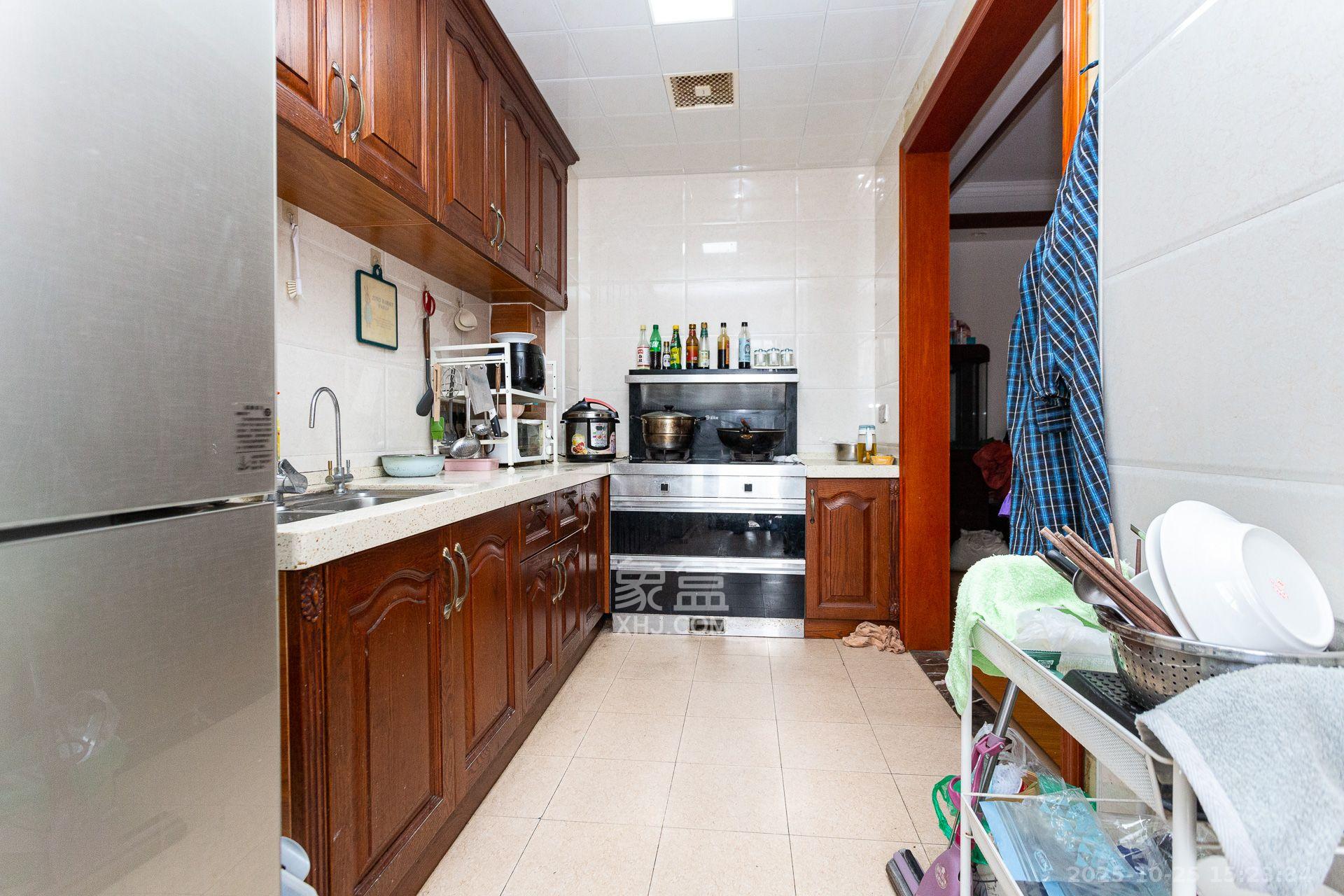 润和又一城  4室2厅2卫    2500.0元/月室内图