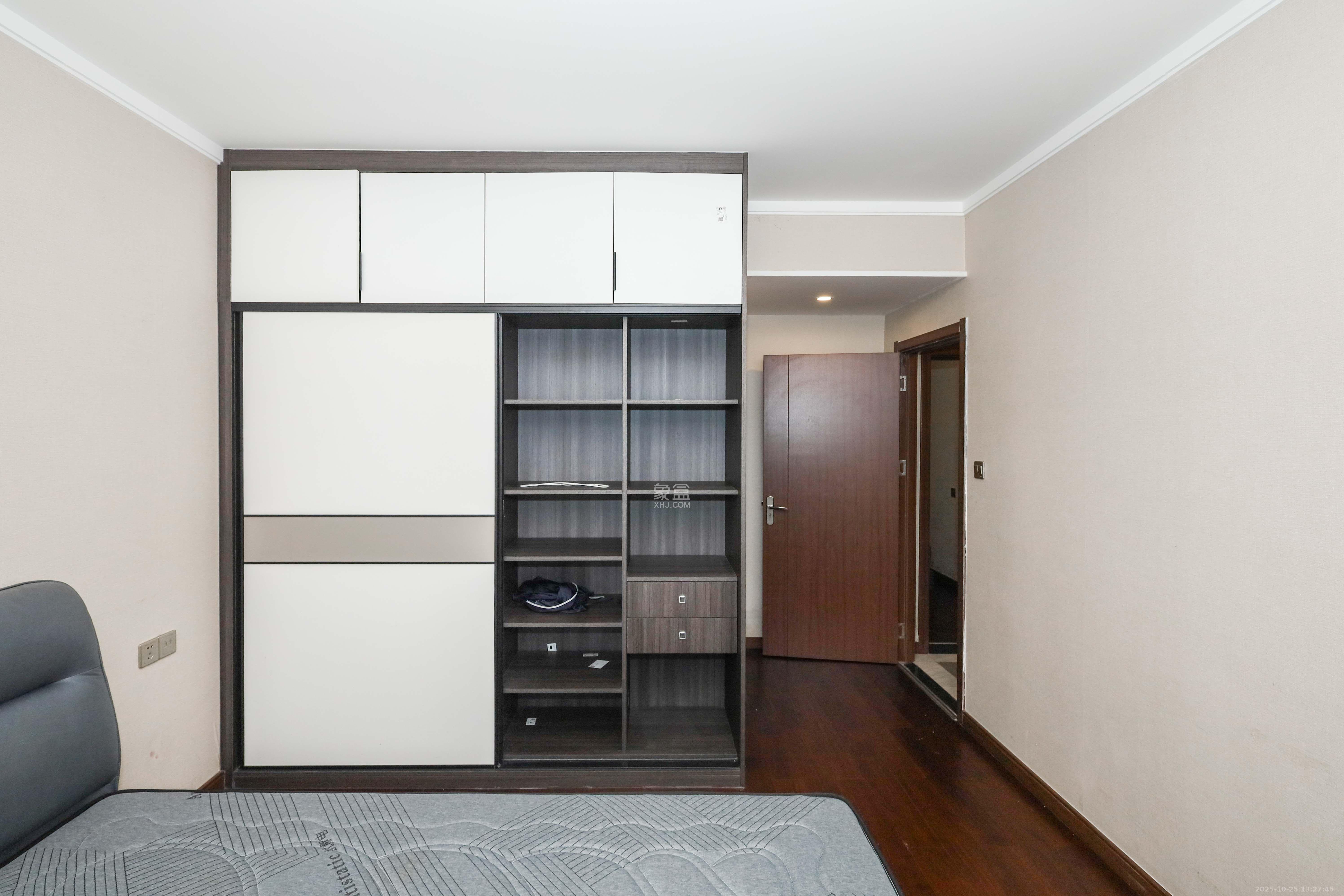 中梁云麓传奇  3室2厅2卫    2480.0元/月室内图