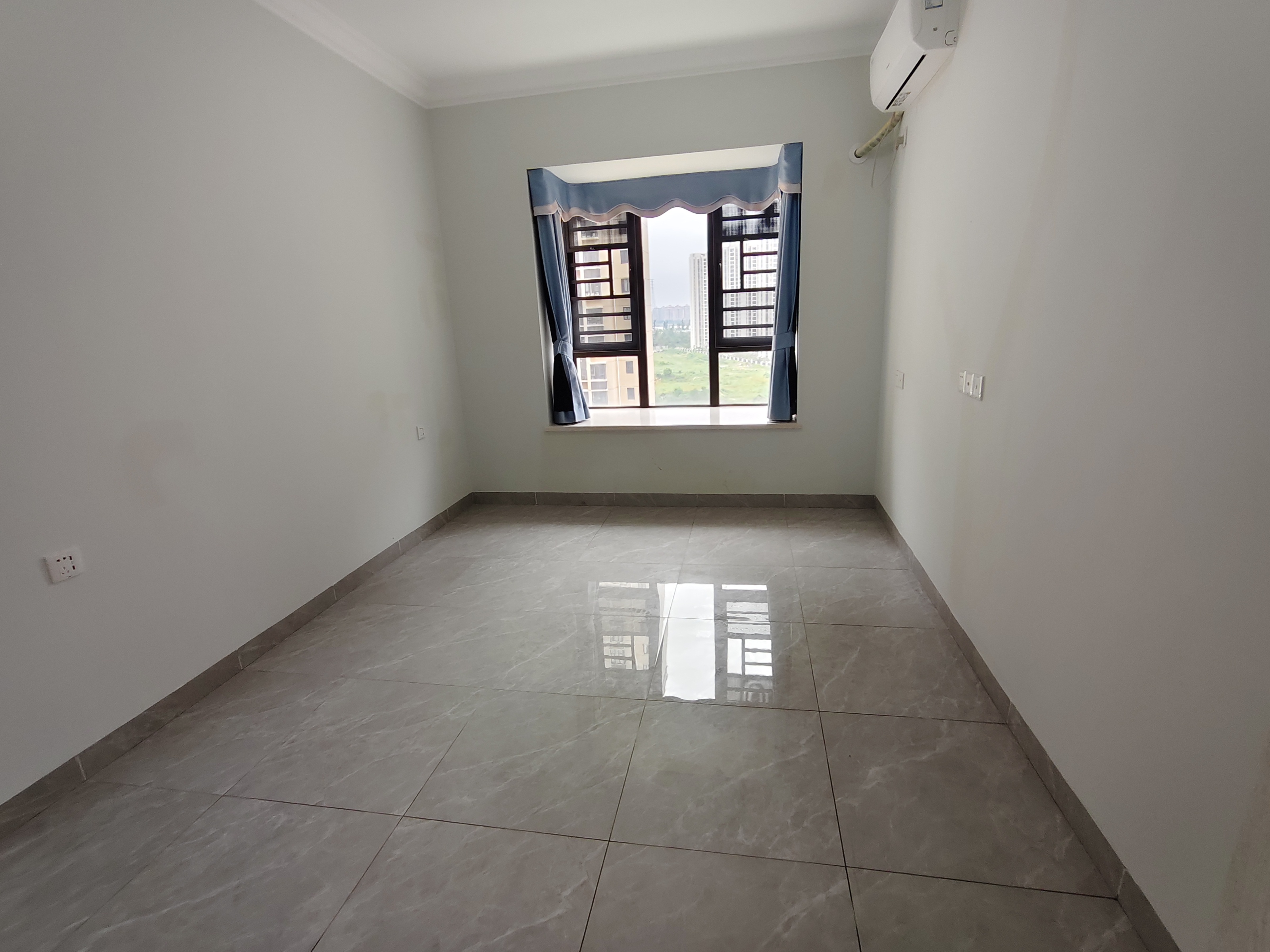 和风家园二期碧海居  3室2厅2卫    2300.0元/月室内图