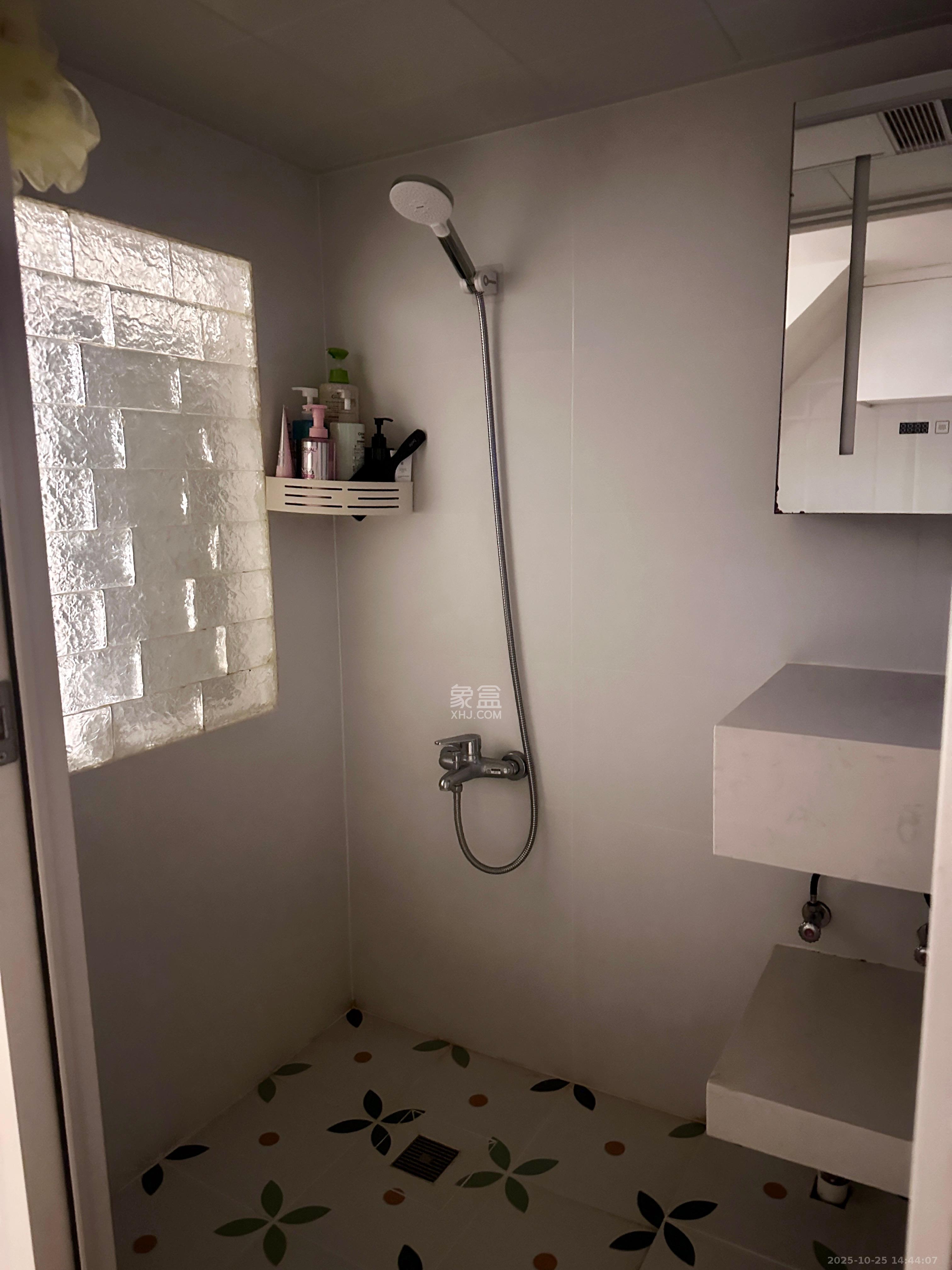 珠江花城好世界  1室1厅1卫    2000.0元/月 珠江花城好世界  1室1厅1卫    2000.0元/月室内图