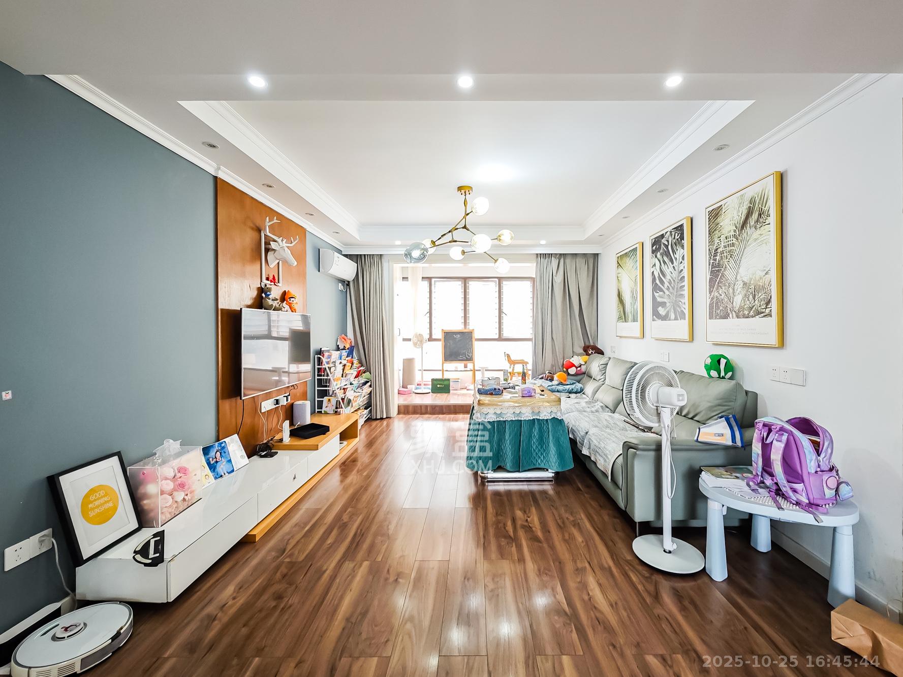 山语城三期  3室2厅2卫    83.0万 山语城三期  3室2厅2卫    83.0万客厅