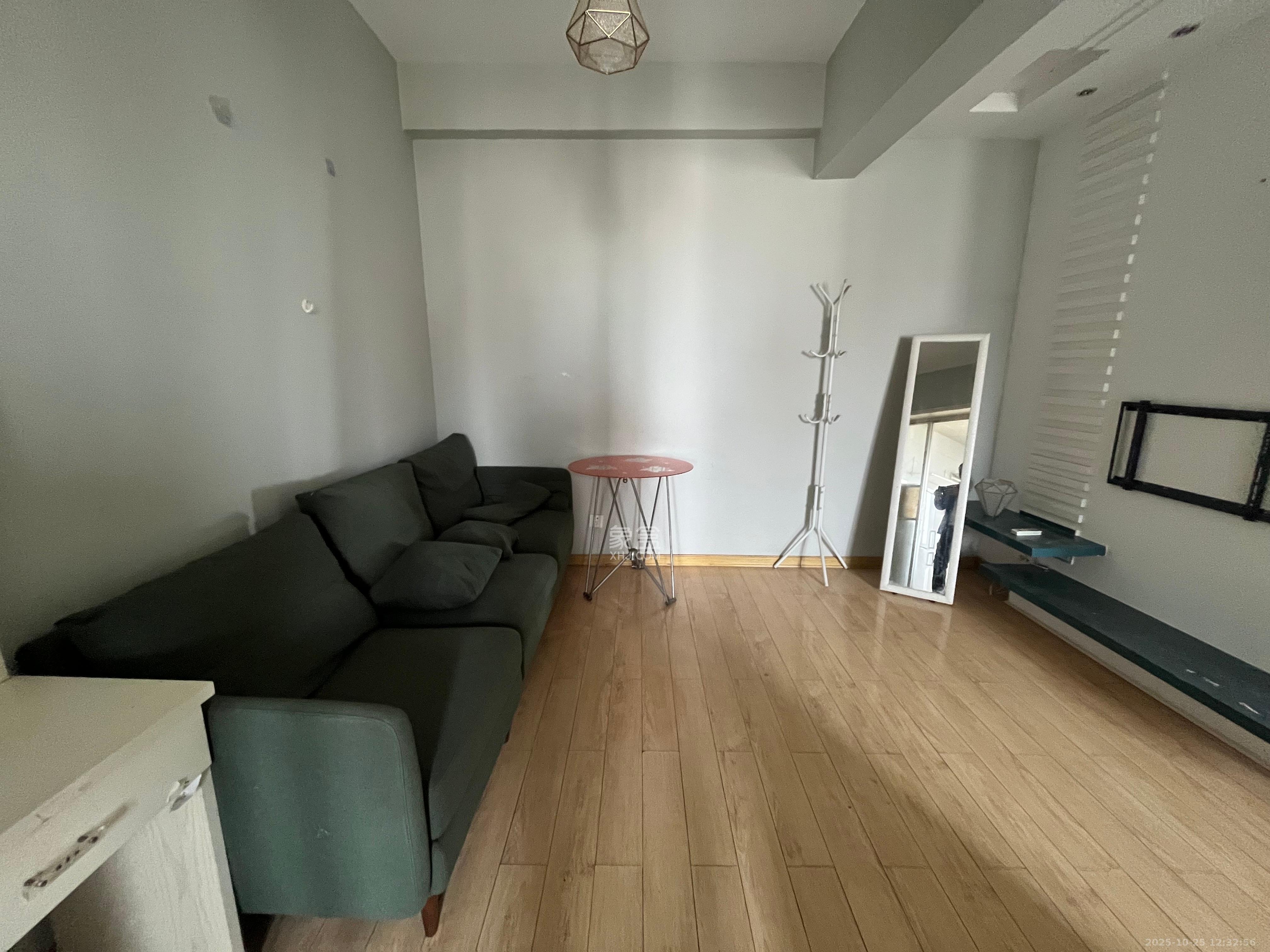 佳天瑞宁花园  1室1厅1卫    1800.0元/月 佳天瑞宁花园  1室1厅1卫    1800.0元/月室内图