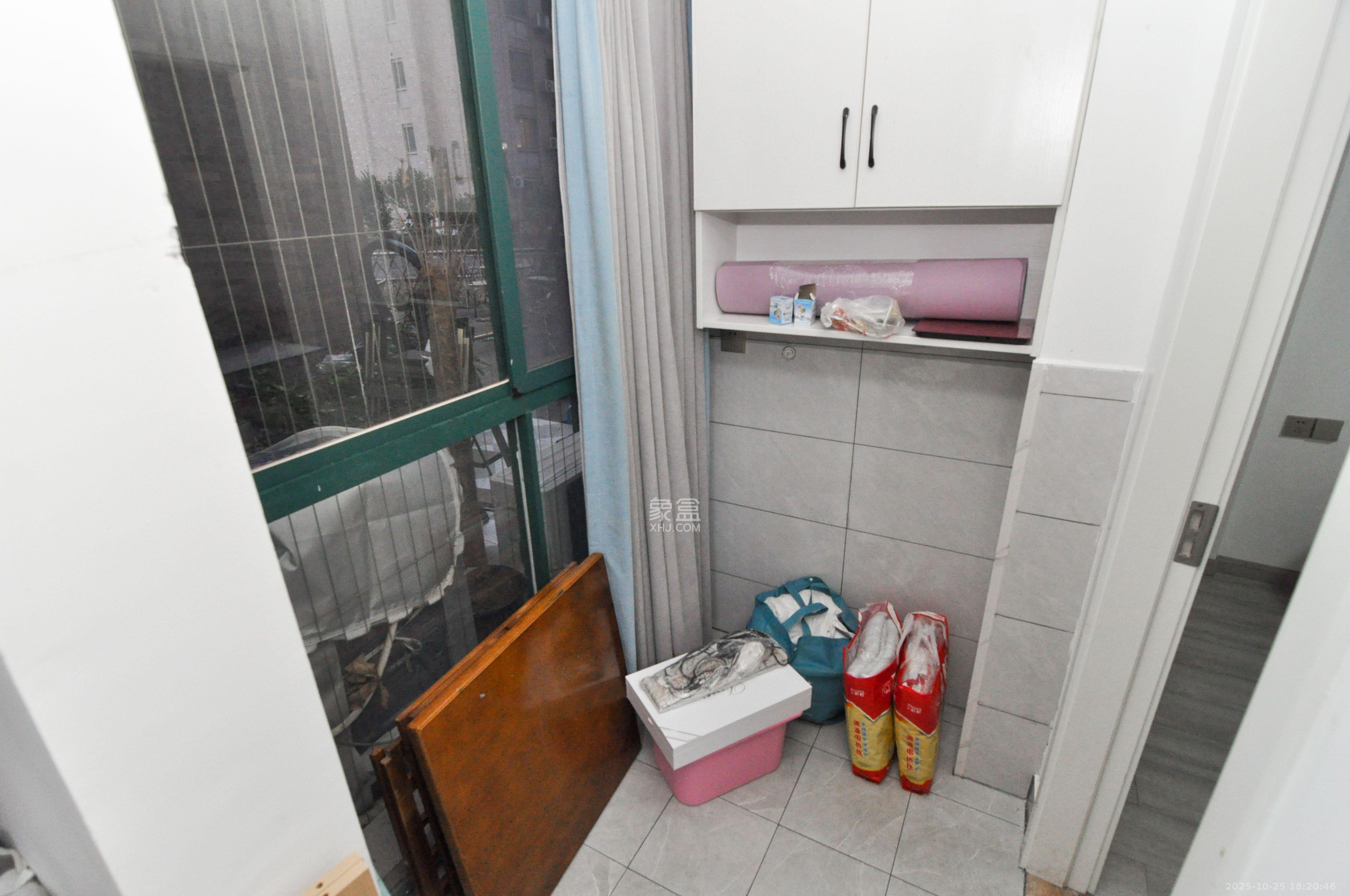 共和世家  1室1厅1卫    2500.0元/月 共和世家  1室1厅1卫    2500.0元/月室内图