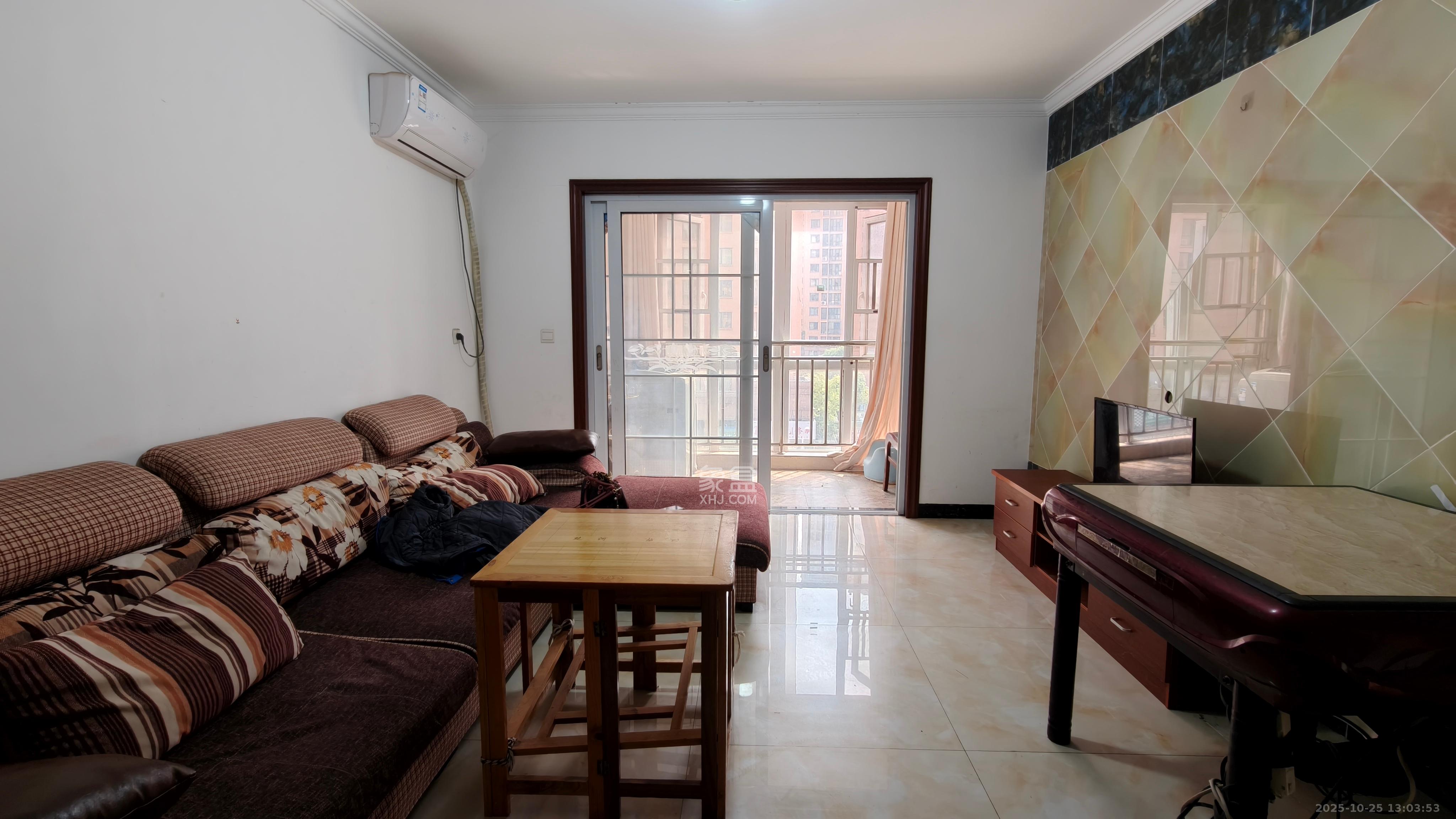 丽发新城  2室2厅1卫    1600.0元/月