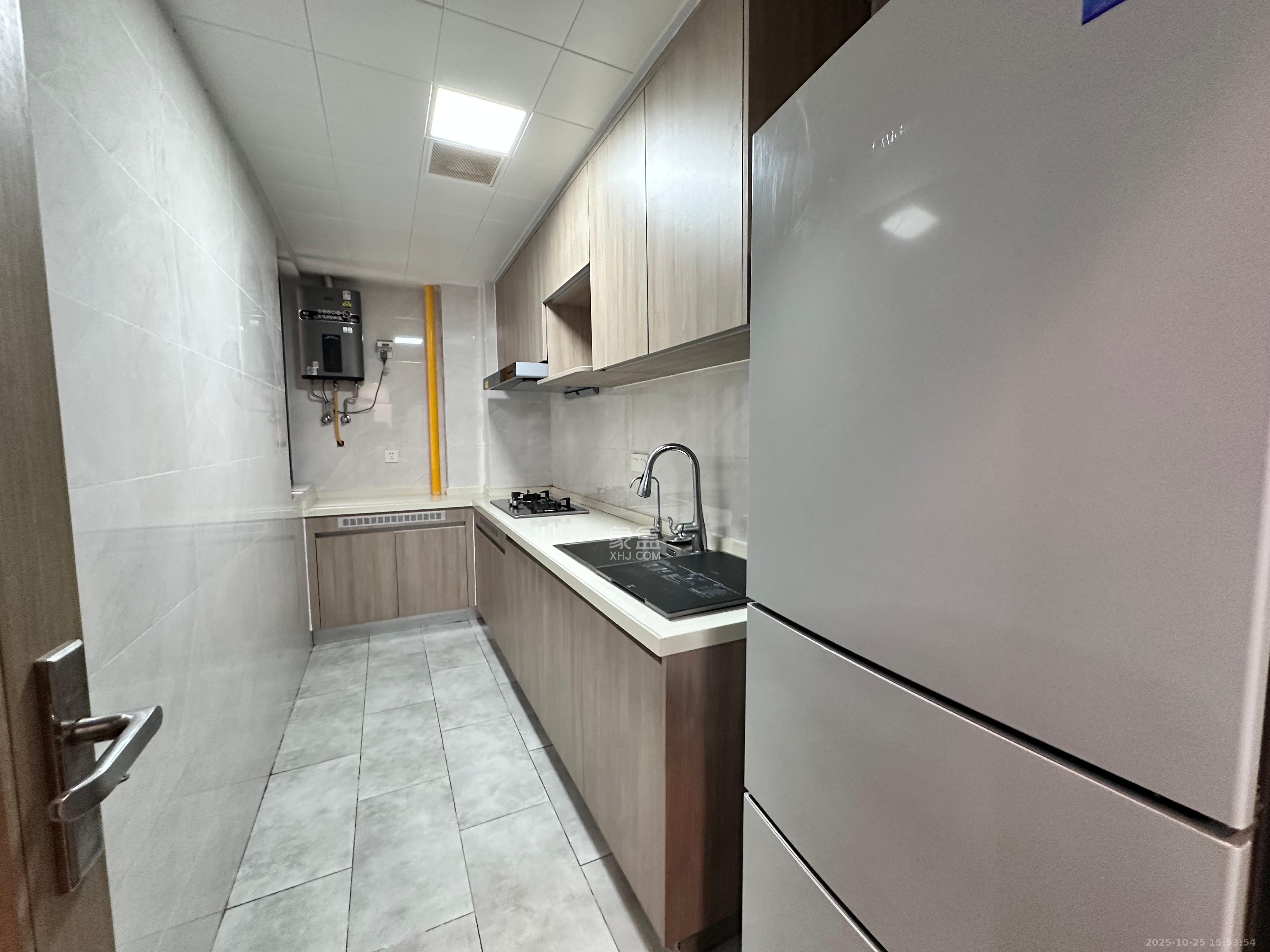 清控湖山雅居北区  3室2厅2卫    2700.0元/月 清控湖山雅居北区  3室2厅2卫    2700.0元/月室内图