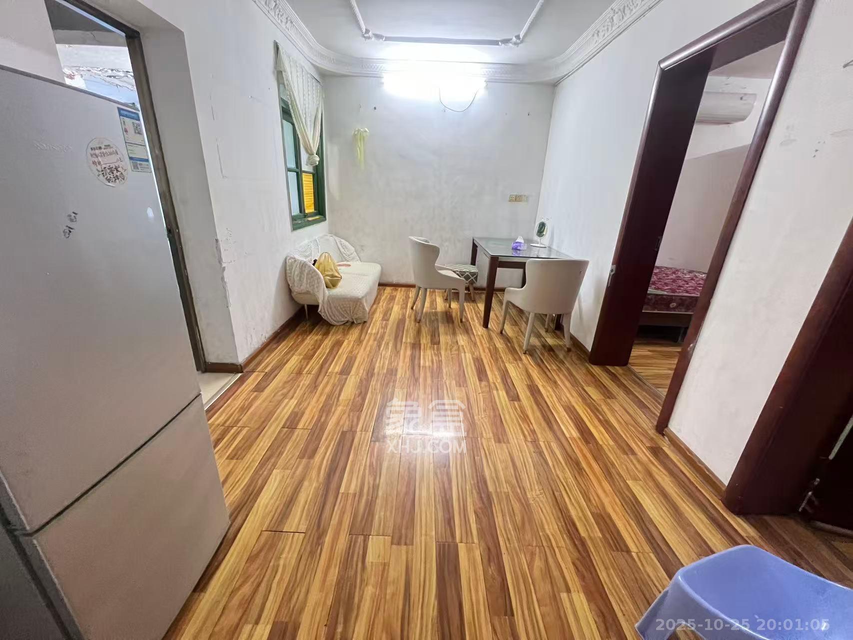 解放四村石子冲  2室1厅1卫    1400.0元/月 解放四村石子冲  2室1厅1卫    1400.0元/月