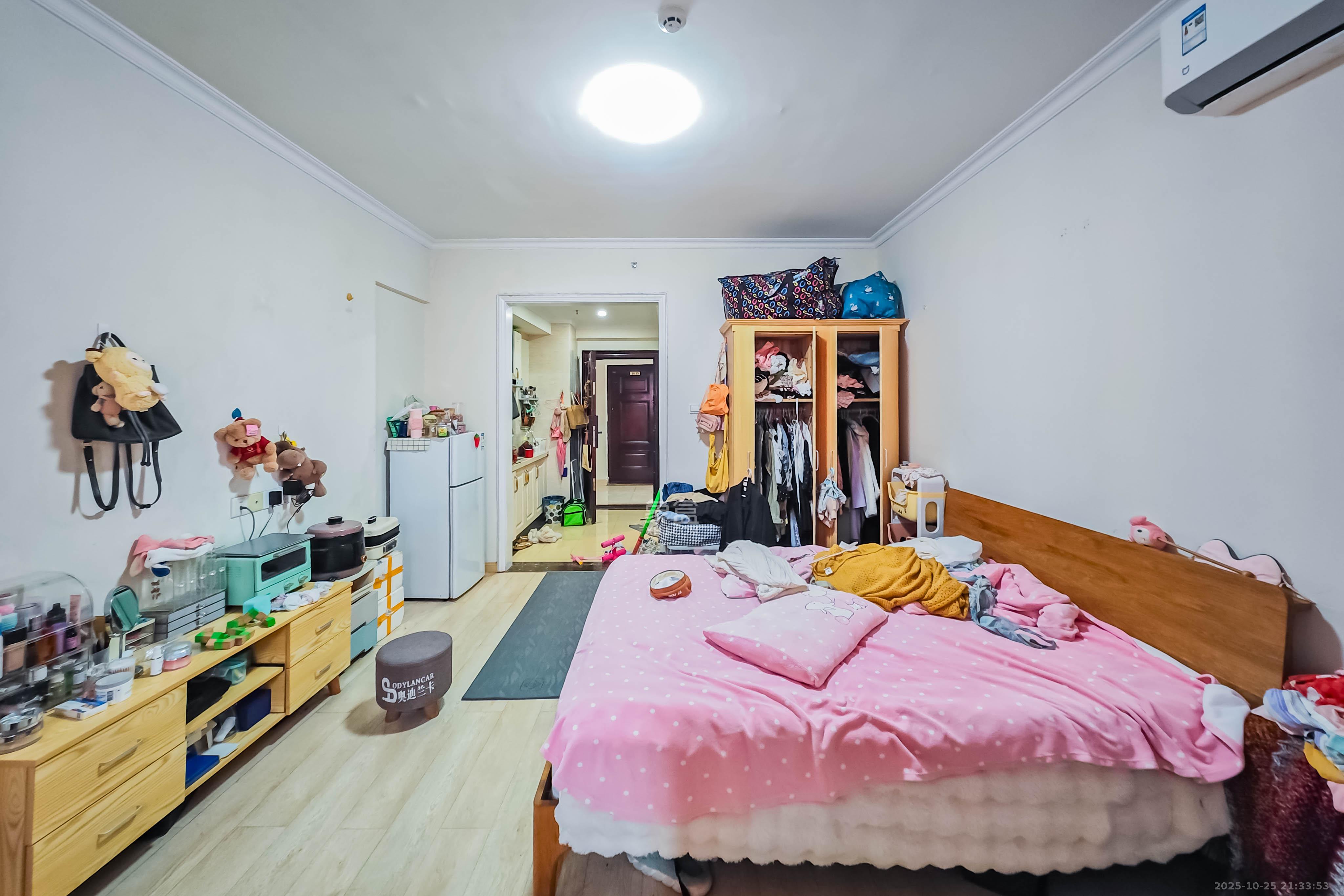 五江天街北区  1室1厅1卫    24.8万客厅