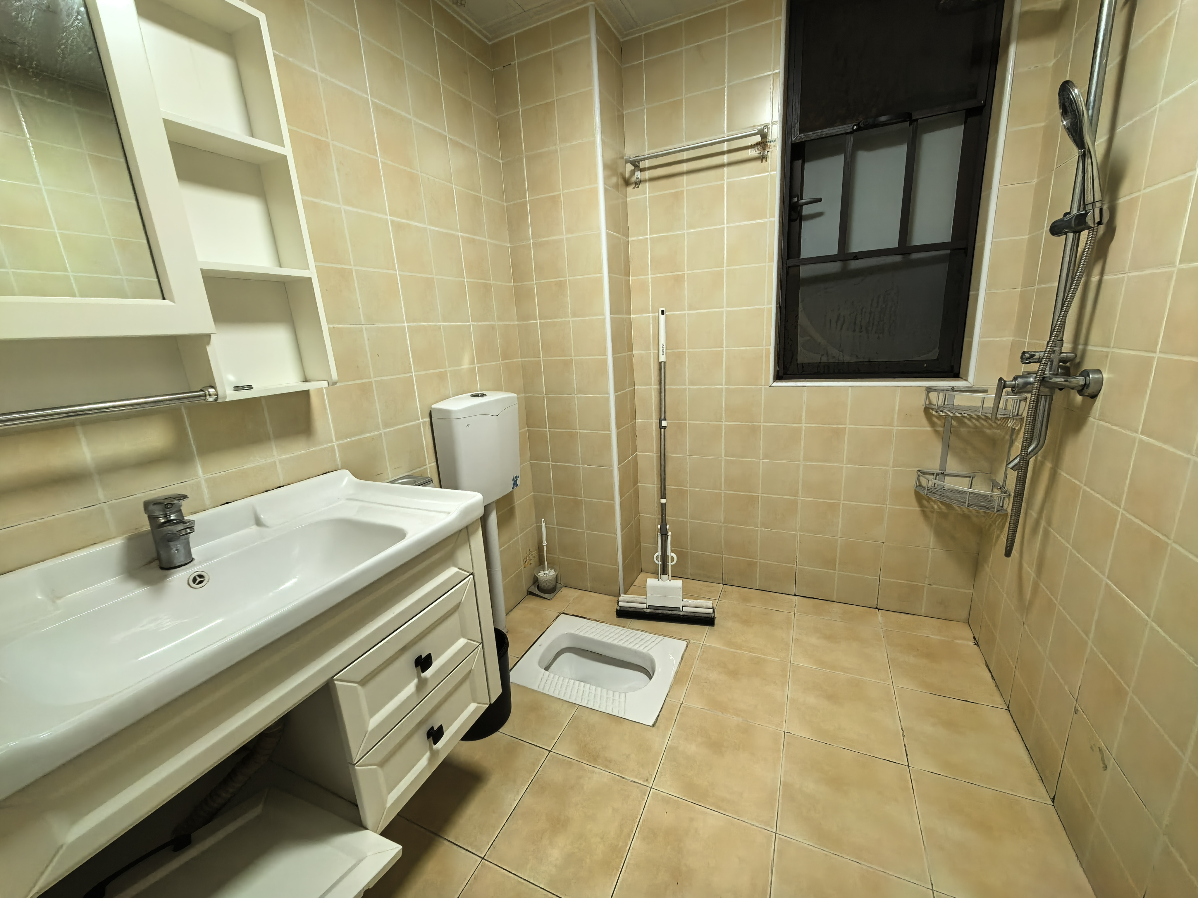 华润置地广场二期 3室2厅1卫 2300.0元/月 华润置地广场二期 3室2厅1卫 2300.0元/月户型图