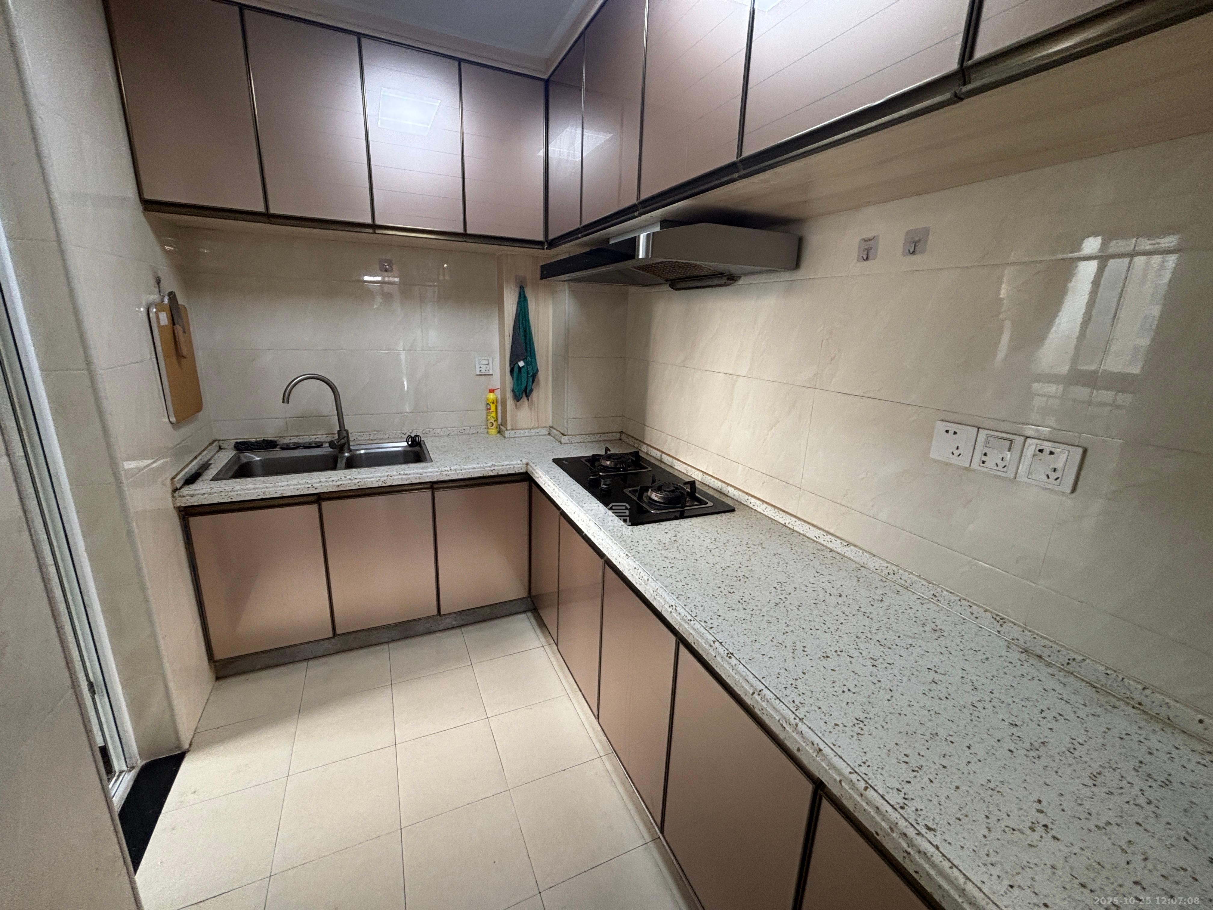 蓝光幸福满庭 3室1厅1卫 2300.0元/月 蓝光幸福满庭 3室1厅1卫 2300.0元/月室内图