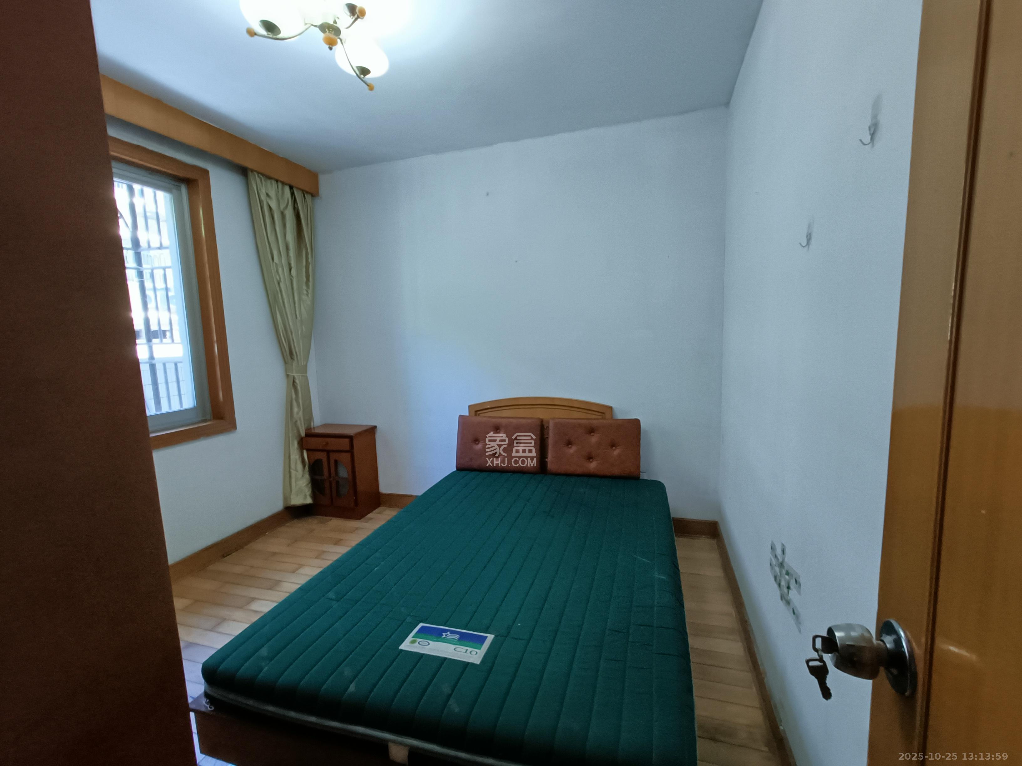 下民航宿舍  3室1厅1卫    1700.0元/月 下民航宿舍  3室1厅1卫    1700.0元/月室内图