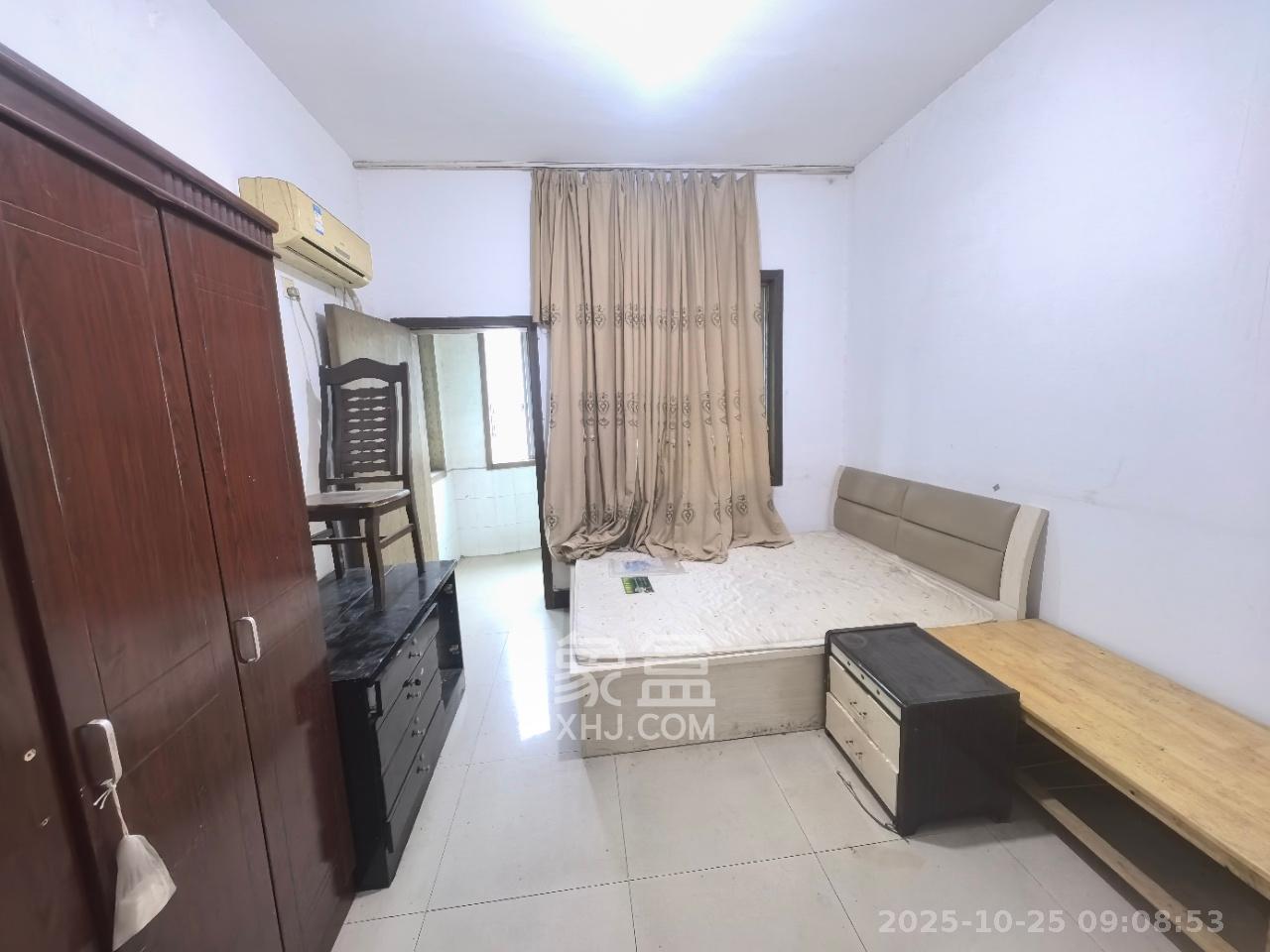 中南汽车世界  3室2厅1卫    1300.0元/月室内图