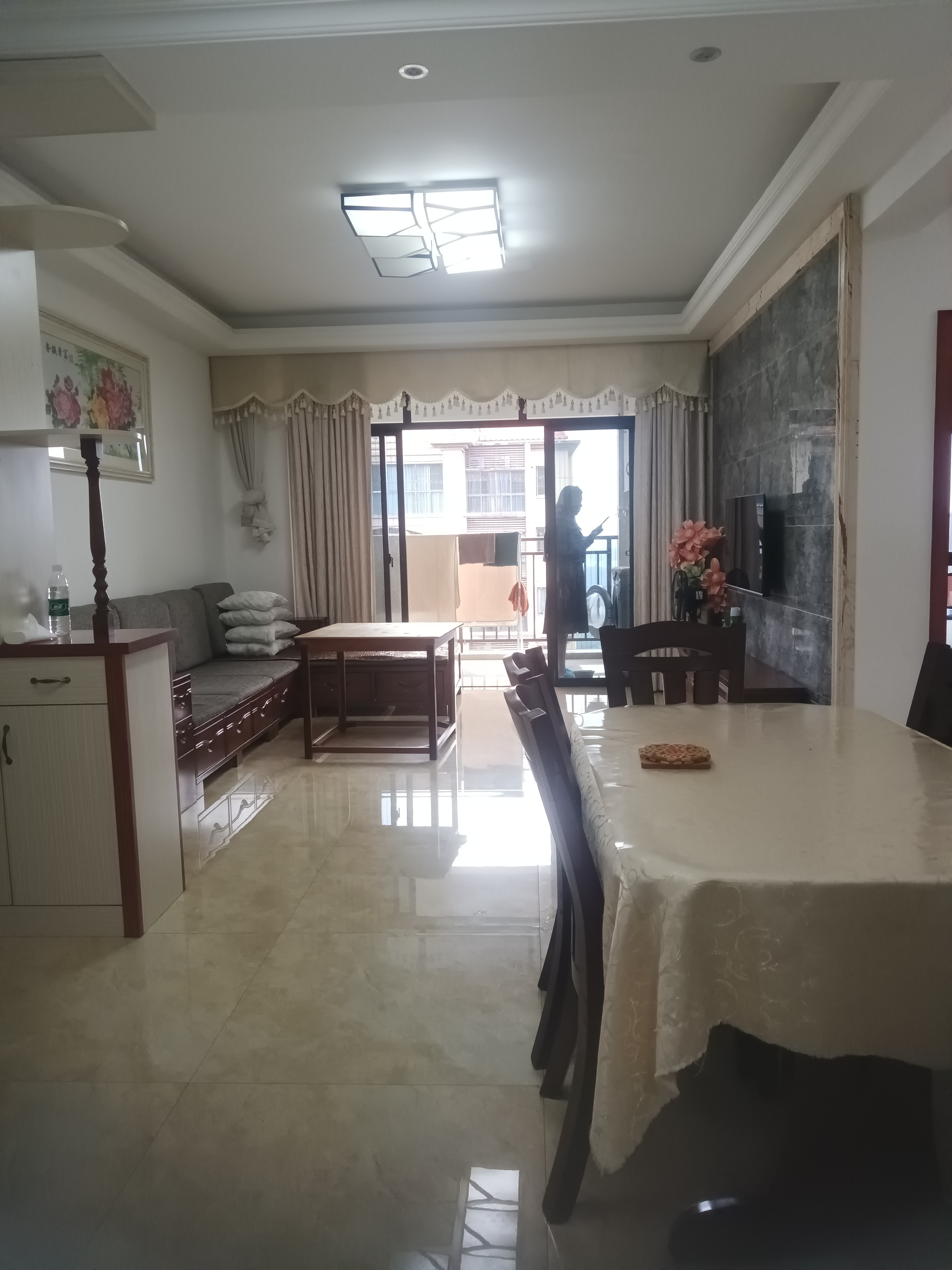 金钟时代城  3室2厅2卫    1800.0元/月室内图