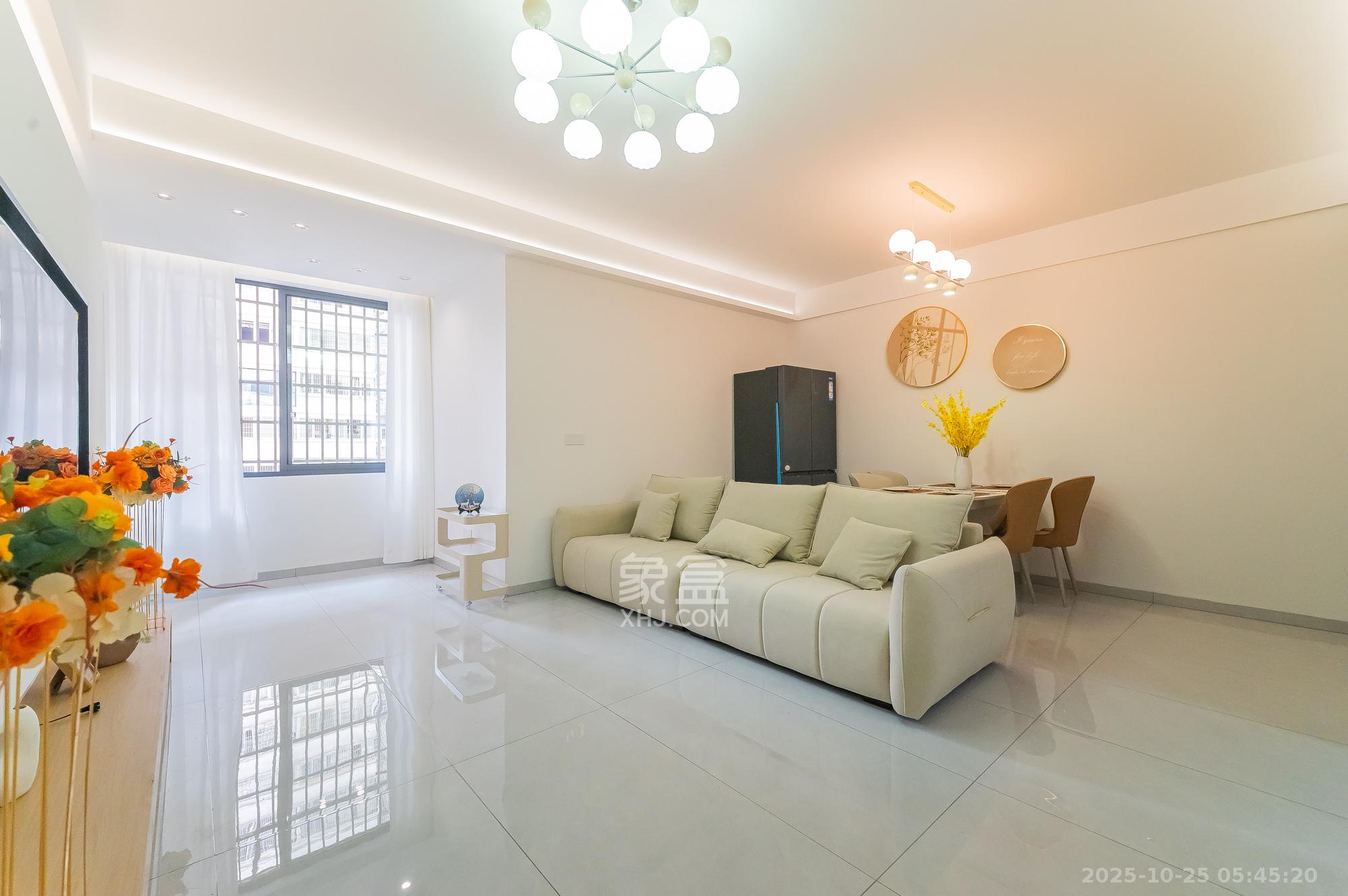 锦璨家园  3室2厅2卫    63.8万 锦璨家园  3室2厅2卫    63.8万客厅