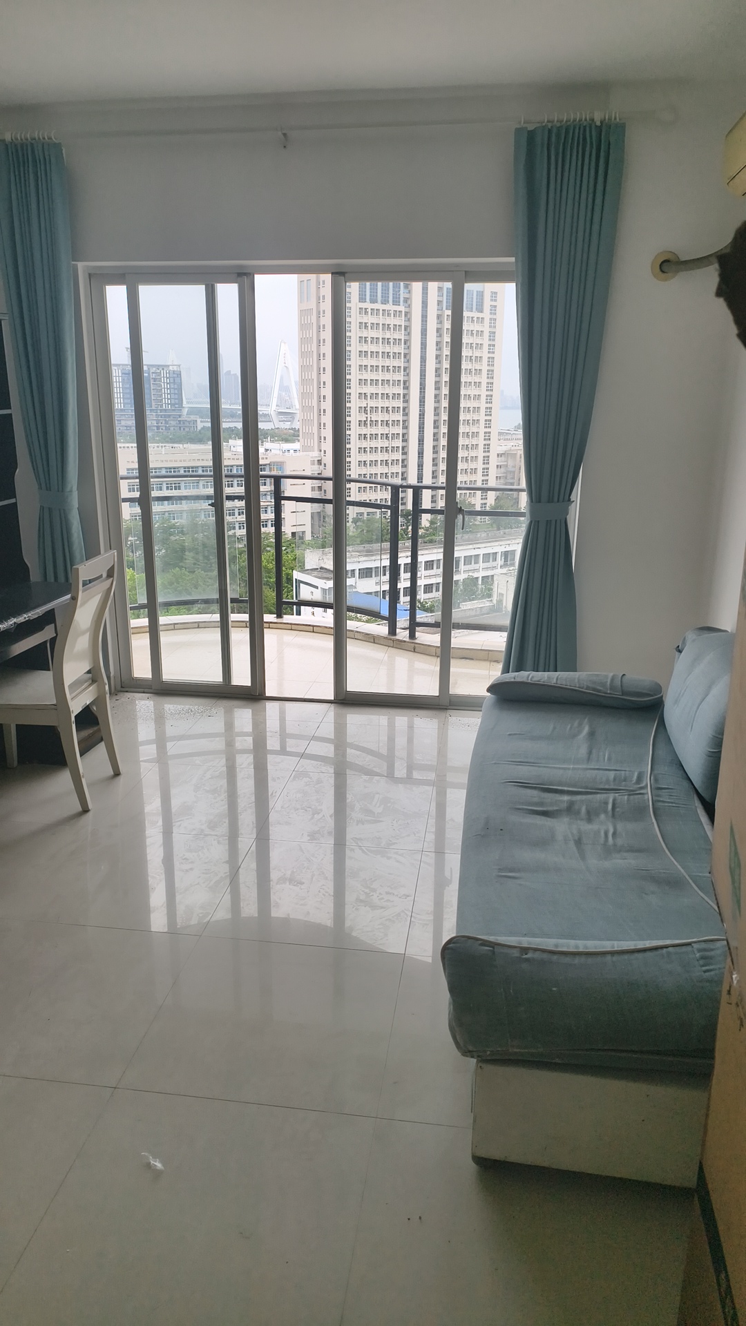 海悦国际  2室2厅1卫    2200.0元/月 海悦国际  2室2厅1卫    2200.0元/月户型图