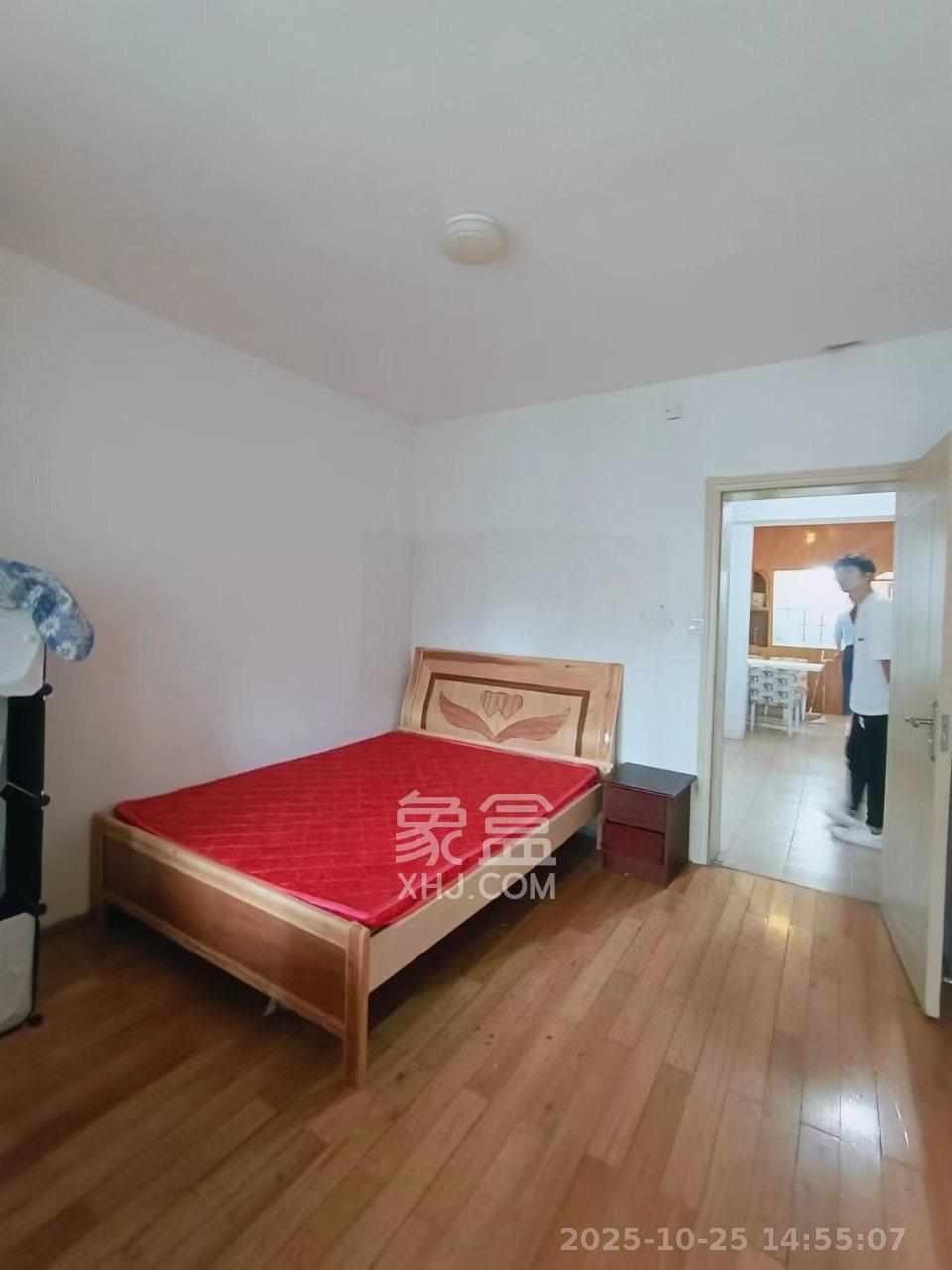 中国铝业单位宿舍  2室1厅1卫    2000.0元/月 中国铝业单位宿舍  2室1厅1卫    2000.0元/月室内图