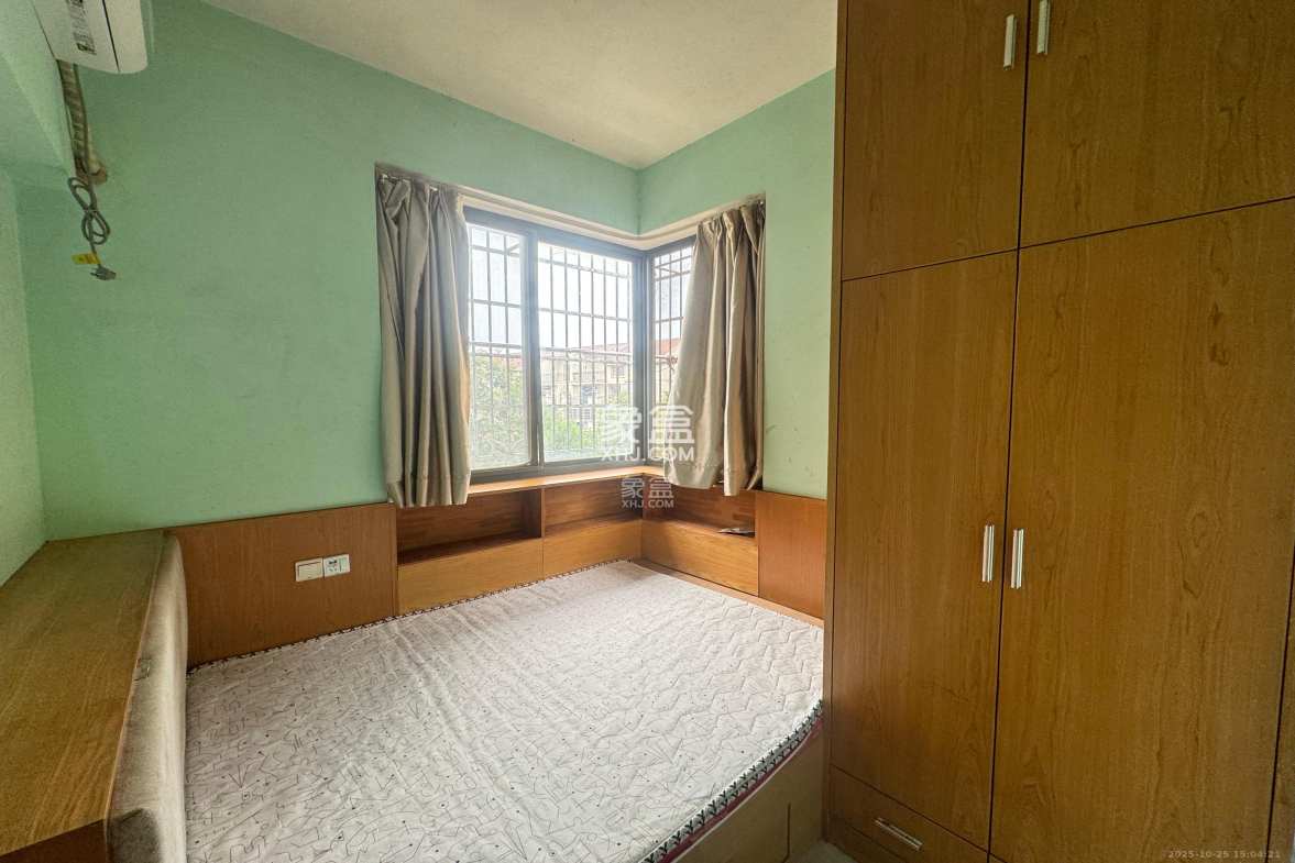 枫华府第 3室1厅2卫 1500.0元/月 枫华府第 3室1厅2卫 1500.0元/月室内图