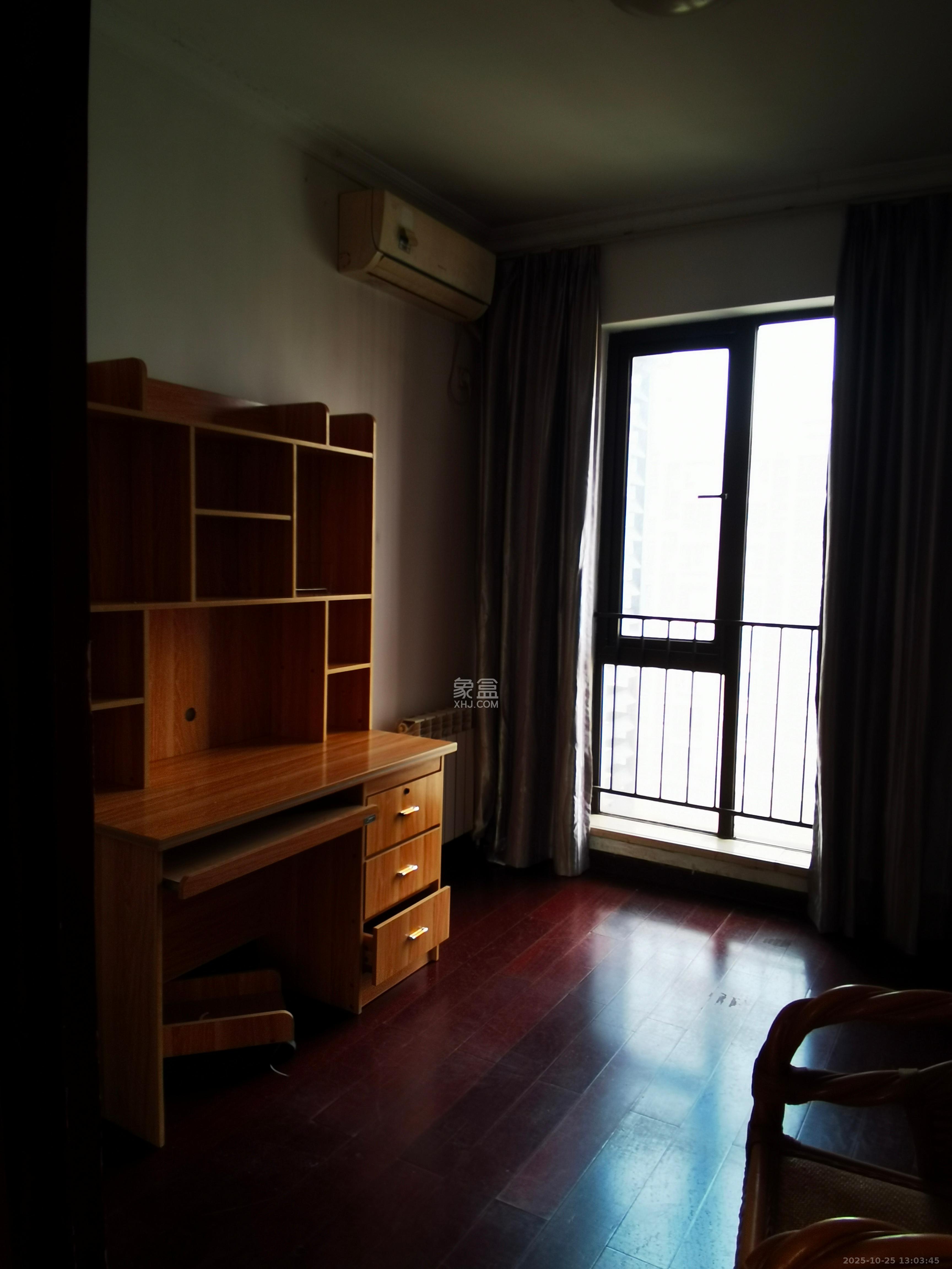 中海国际一期  4室2厅2卫    2500.0元/月室内图