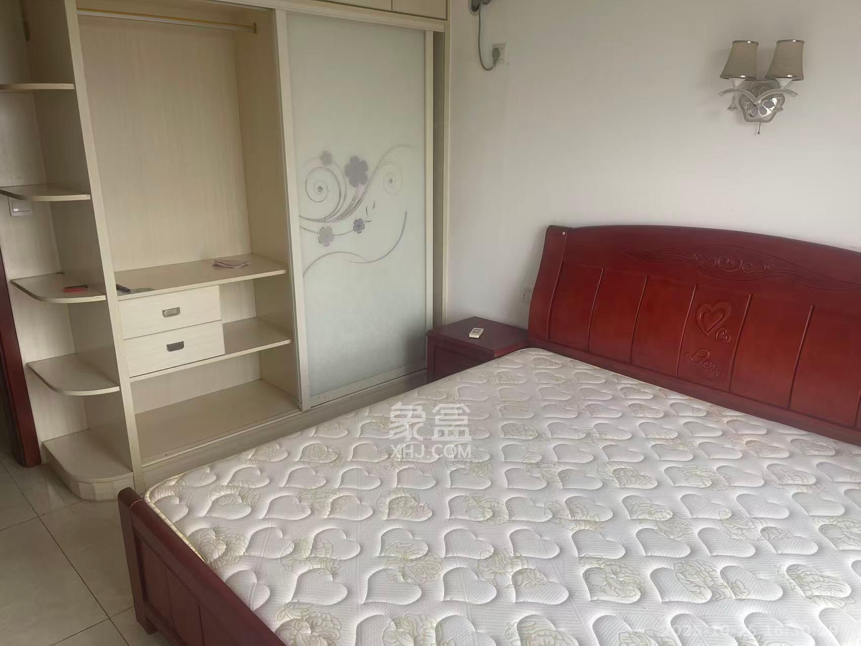 南庭城果  3室2厅1卫    2500.0元/月室内图