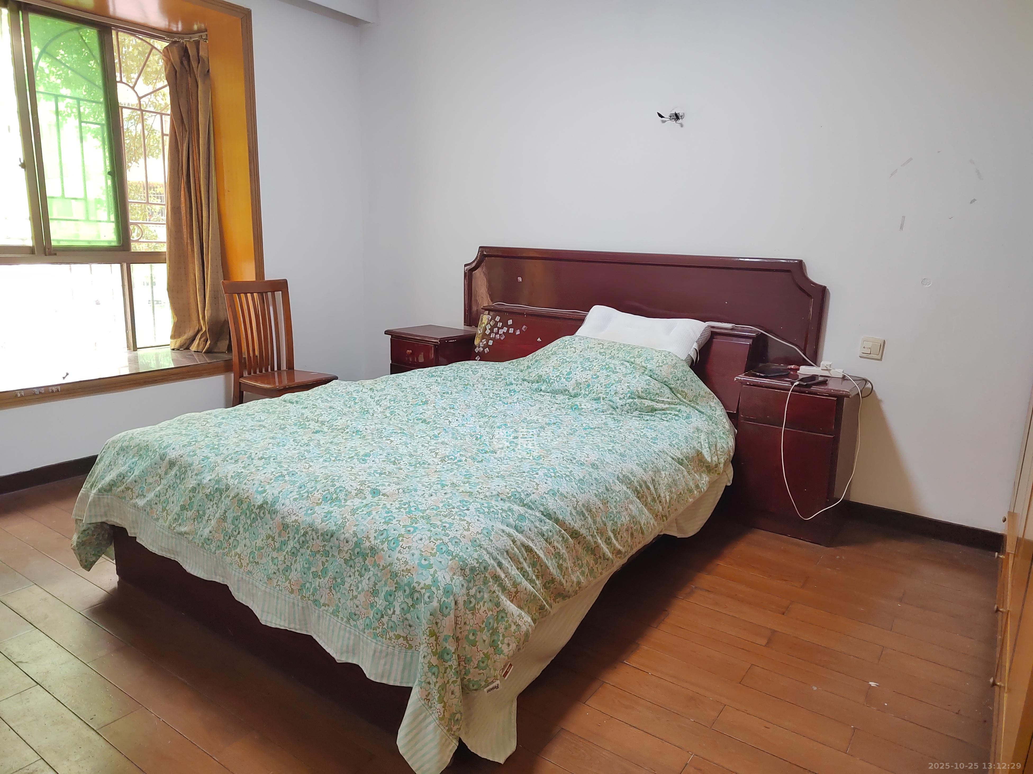 仁和家园  1室2厅1卫    1400.0元/月室内图