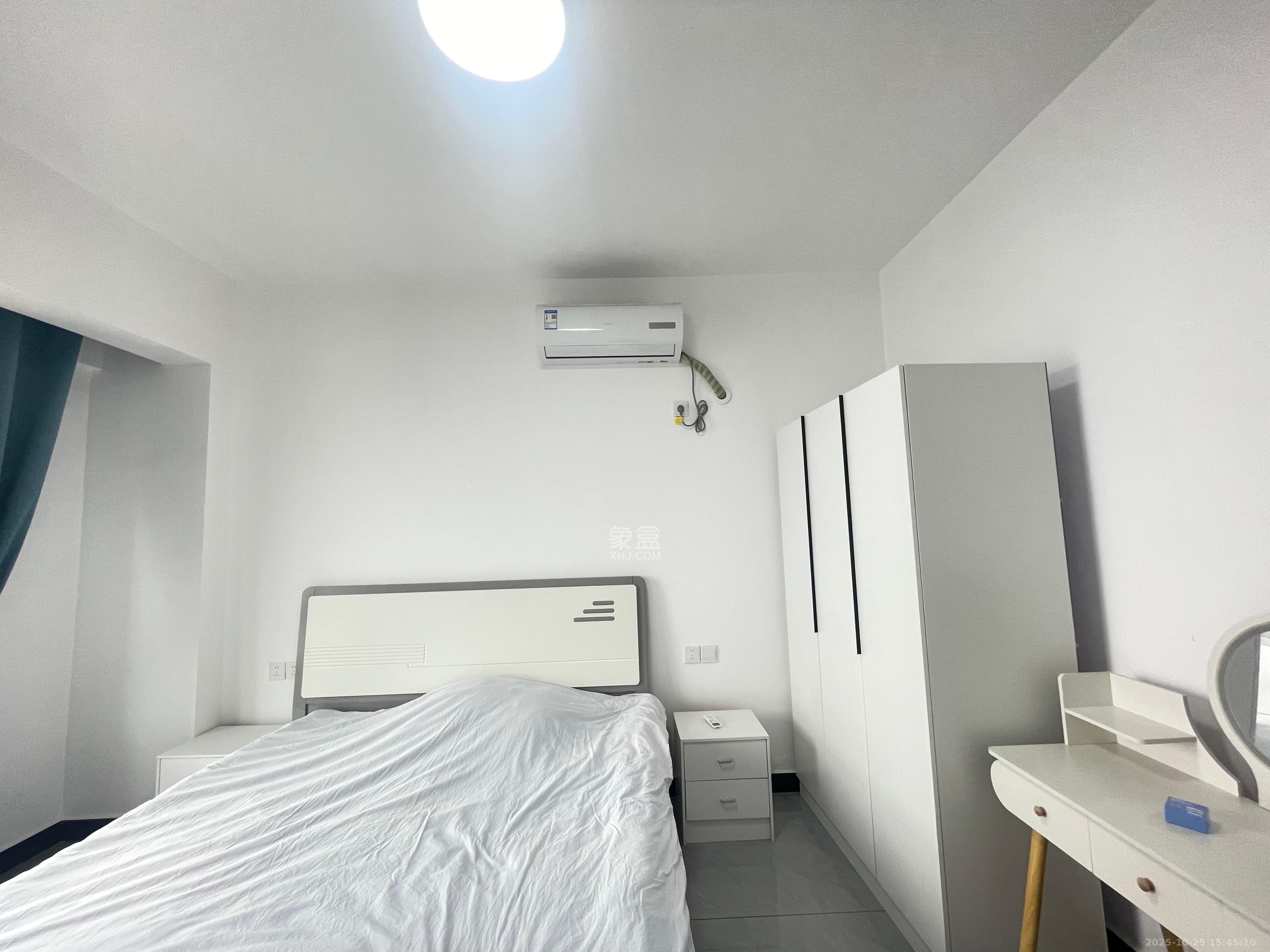 港湘铂玥(天园地芳国际珠宝城) 4室2厅2卫 2300.0元/月 港湘铂玥(天园地芳国际珠宝城) 4室2厅2卫 2300.0元/月室内图