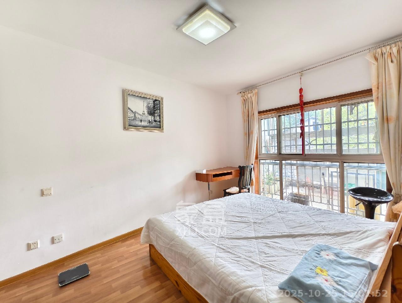 金色山庄  2室2厅1卫    2300.0元/月 金色山庄  2室2厅1卫    2300.0元/月室内图