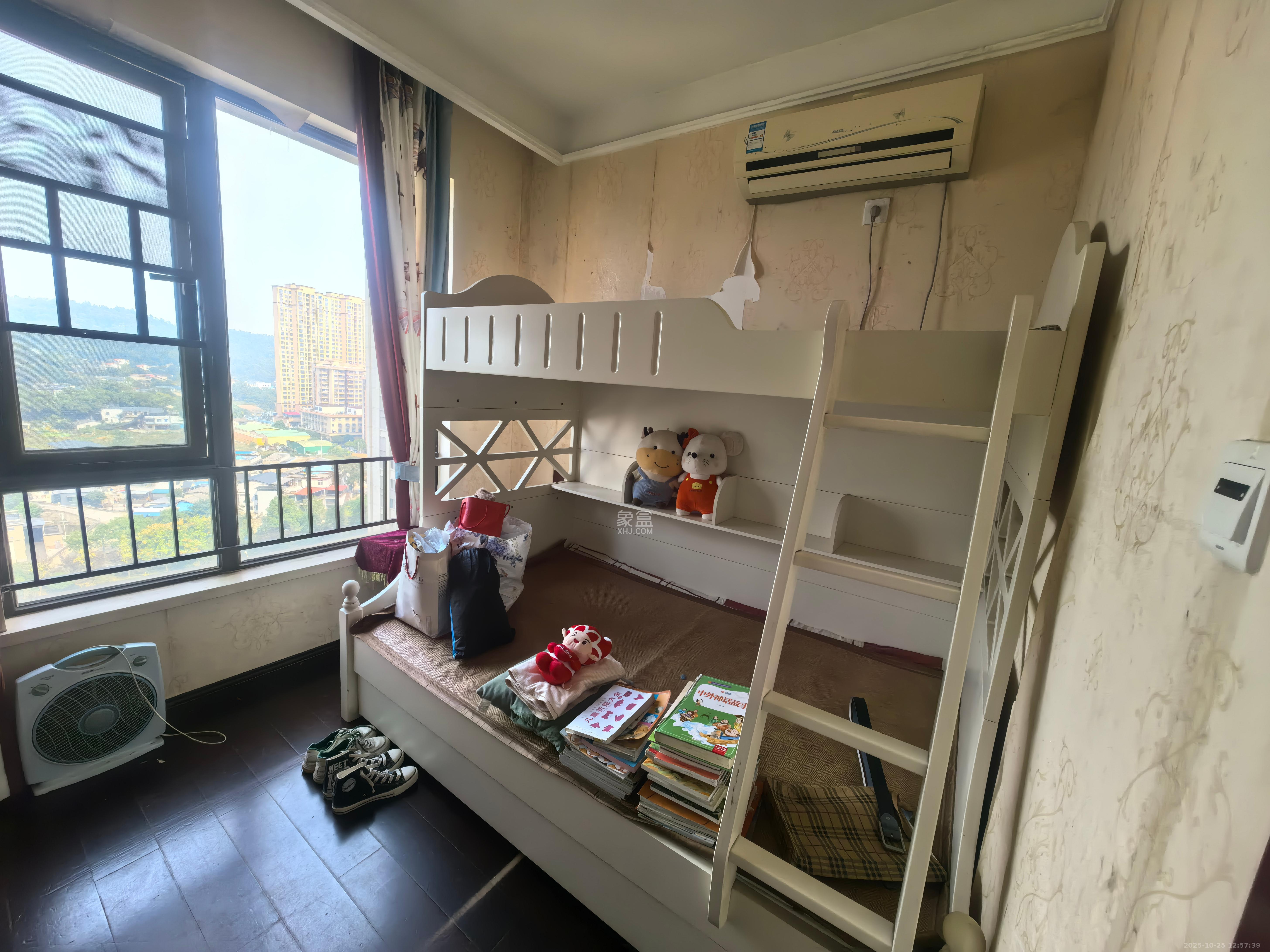 中海国际二期  4室2厅2卫    3000.0元/月 中海国际二期  4室2厅2卫    3000.0元/月室内图