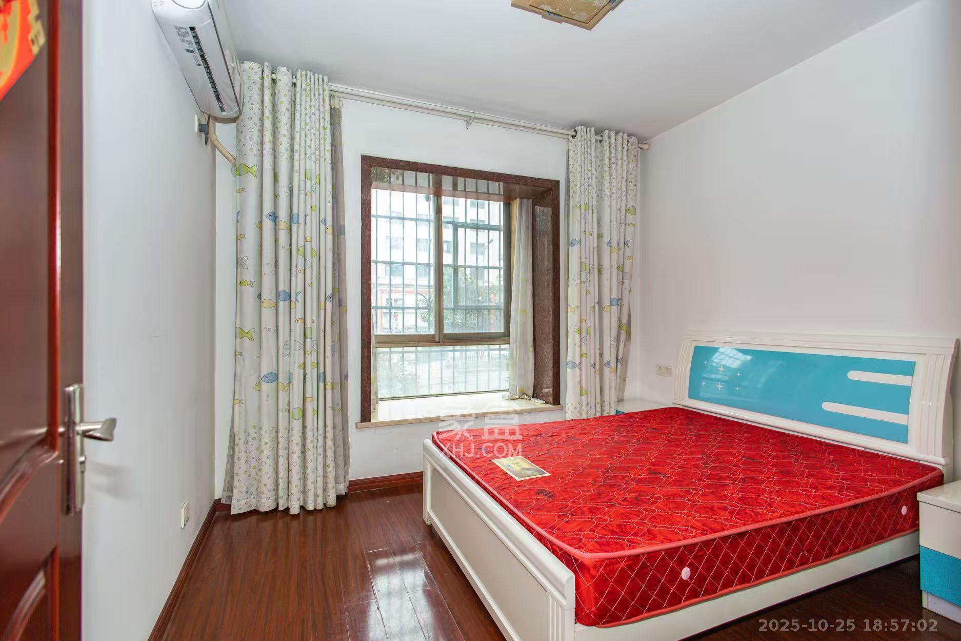 卧龙居国际村  3室2厅1卫    2200.0元/月 卧龙居国际村  3室2厅1卫    2200.0元/月室内图