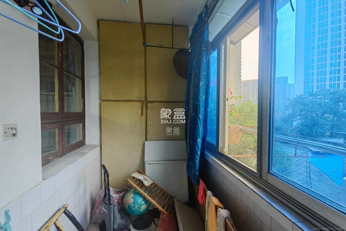 长重机械厂宿舍 2室1厅1卫 1300.0元/月 长重机械厂宿舍 2室1厅1卫 1300.0元/月室内图