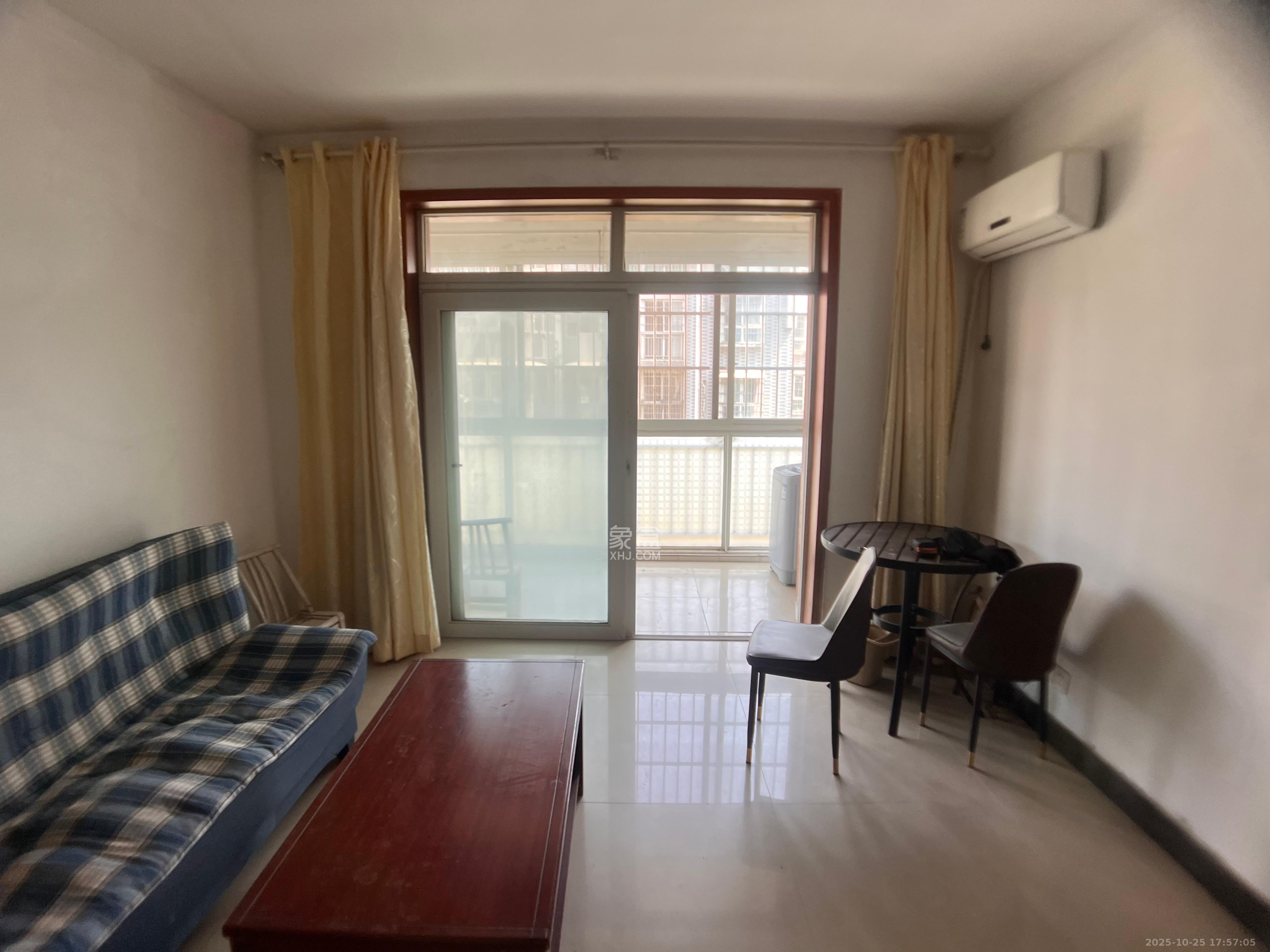 金麓西岸和苑  2室2厅1卫    1600.0元/月 金麓西岸和苑  2室2厅1卫    1600.0元/月室内图