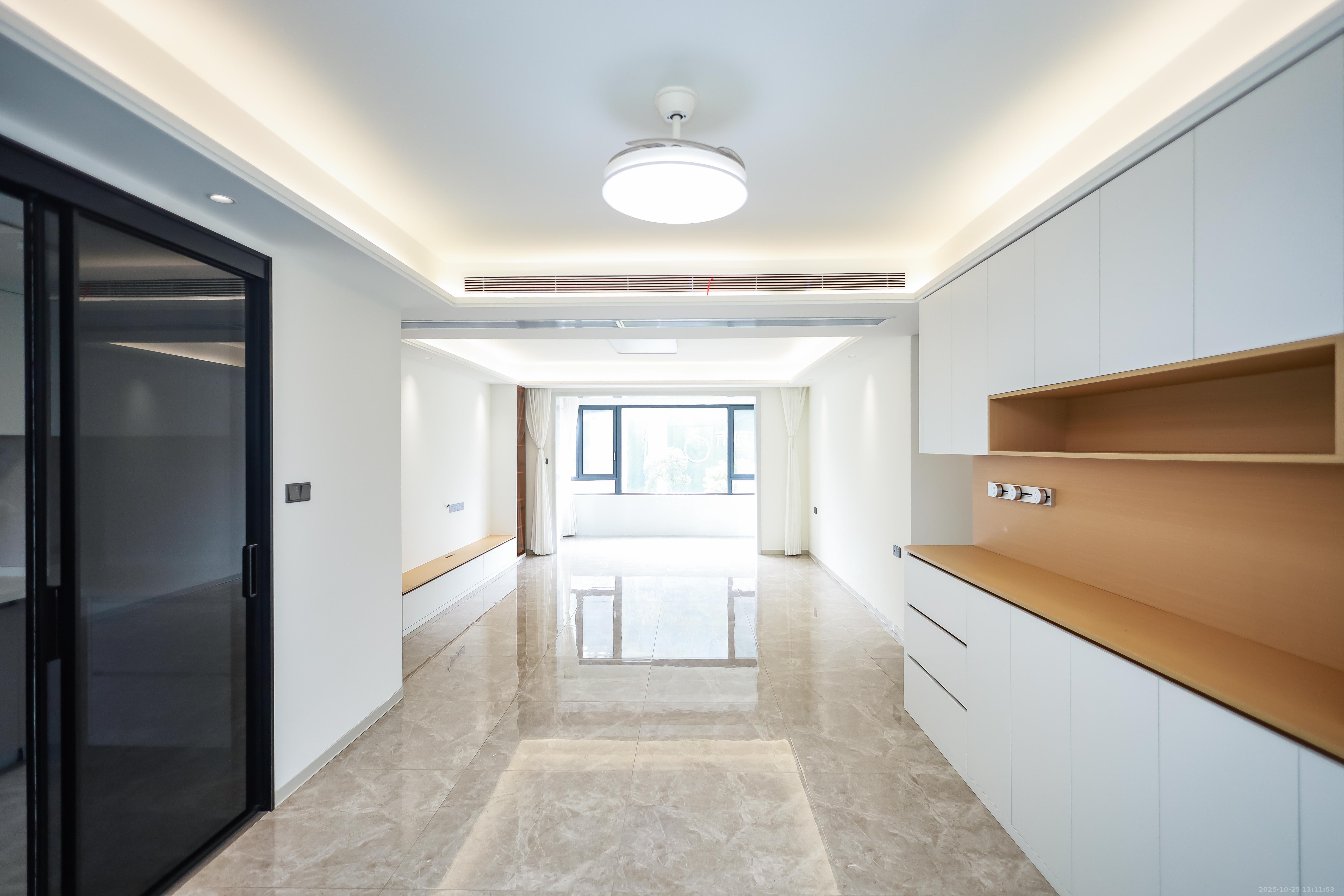 招商雍山湖 4室2厅2卫 238.0万 招商雍山湖 4室2厅2卫 238.0万客厅