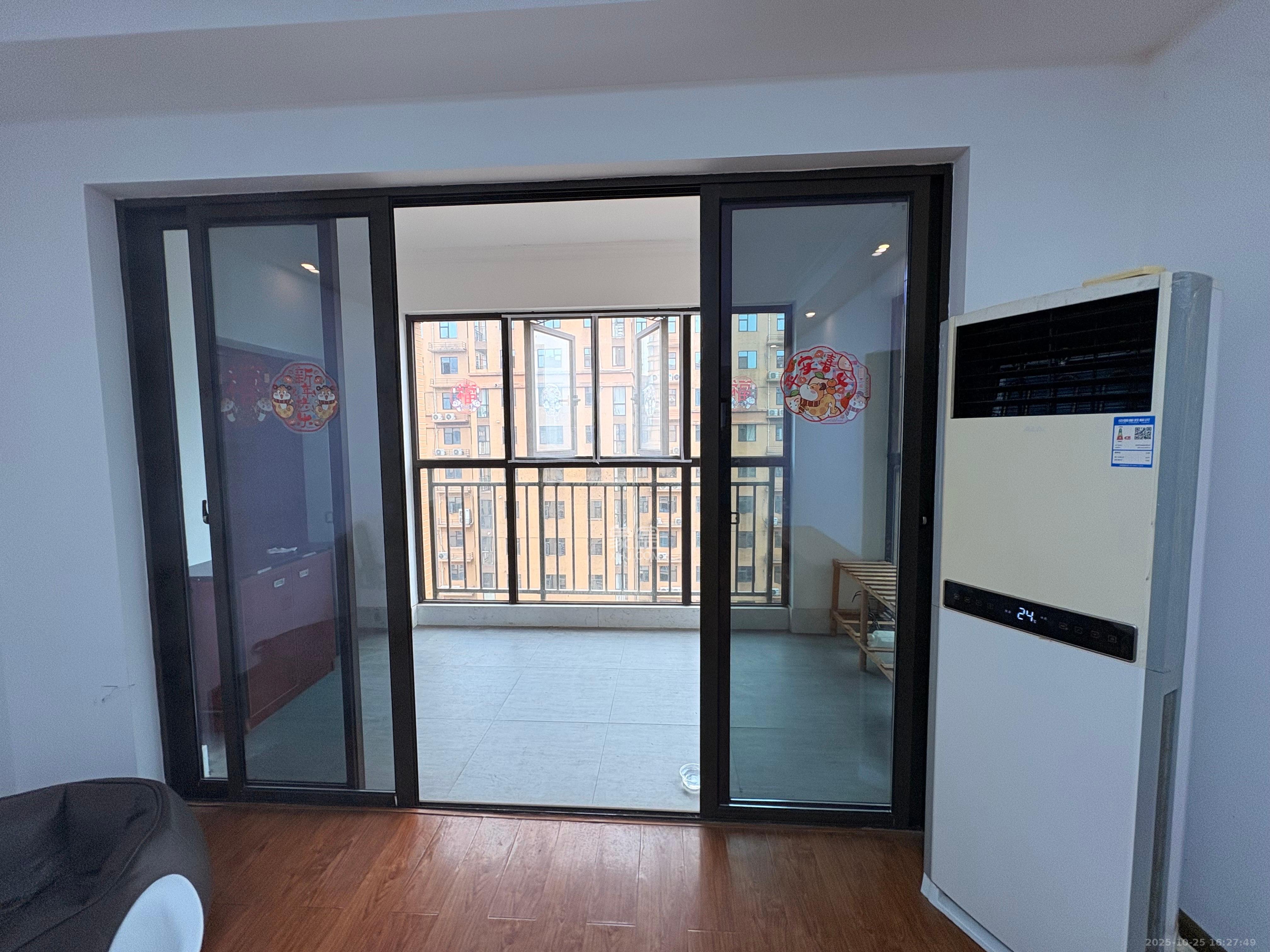 德润小区（丰升德润小区）  4室2厅1卫    2500.0元/月室内图