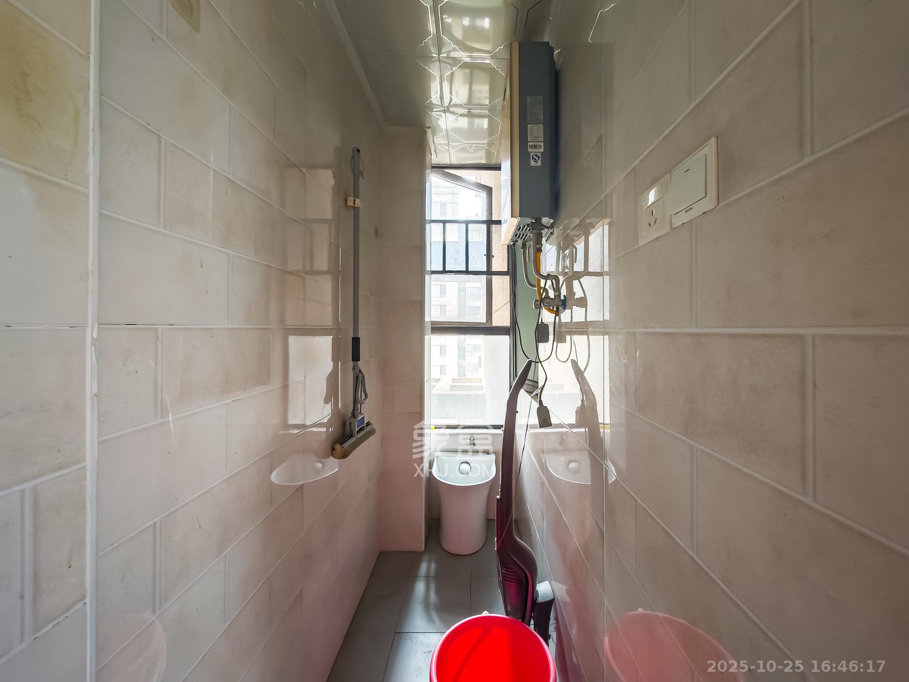 山语城三期 3室2厅1卫 69.0万 山语城三期 3室2厅1卫 69.0万阳台