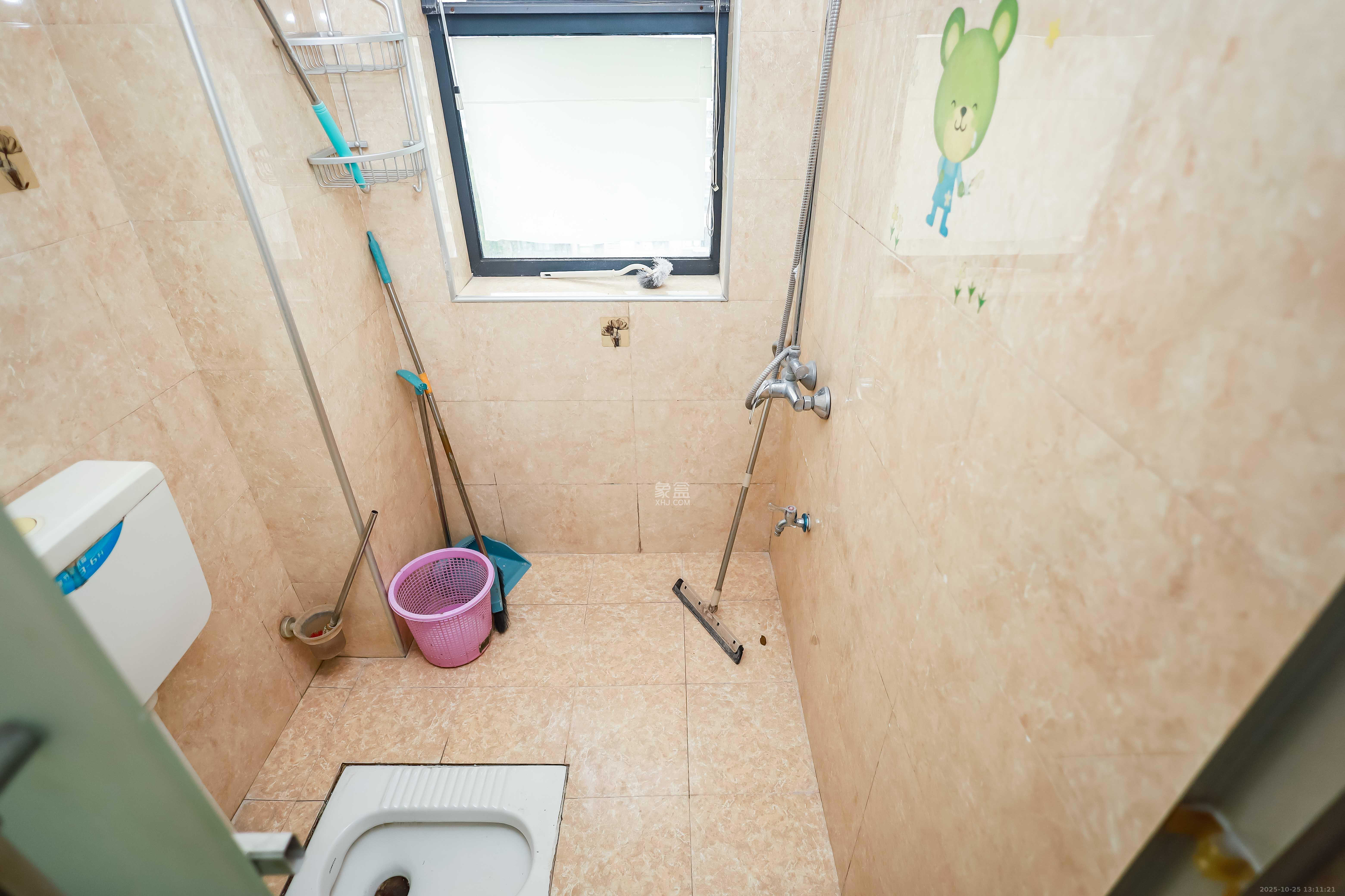 莱茵城  3室2厅2卫    85.0万卫生间