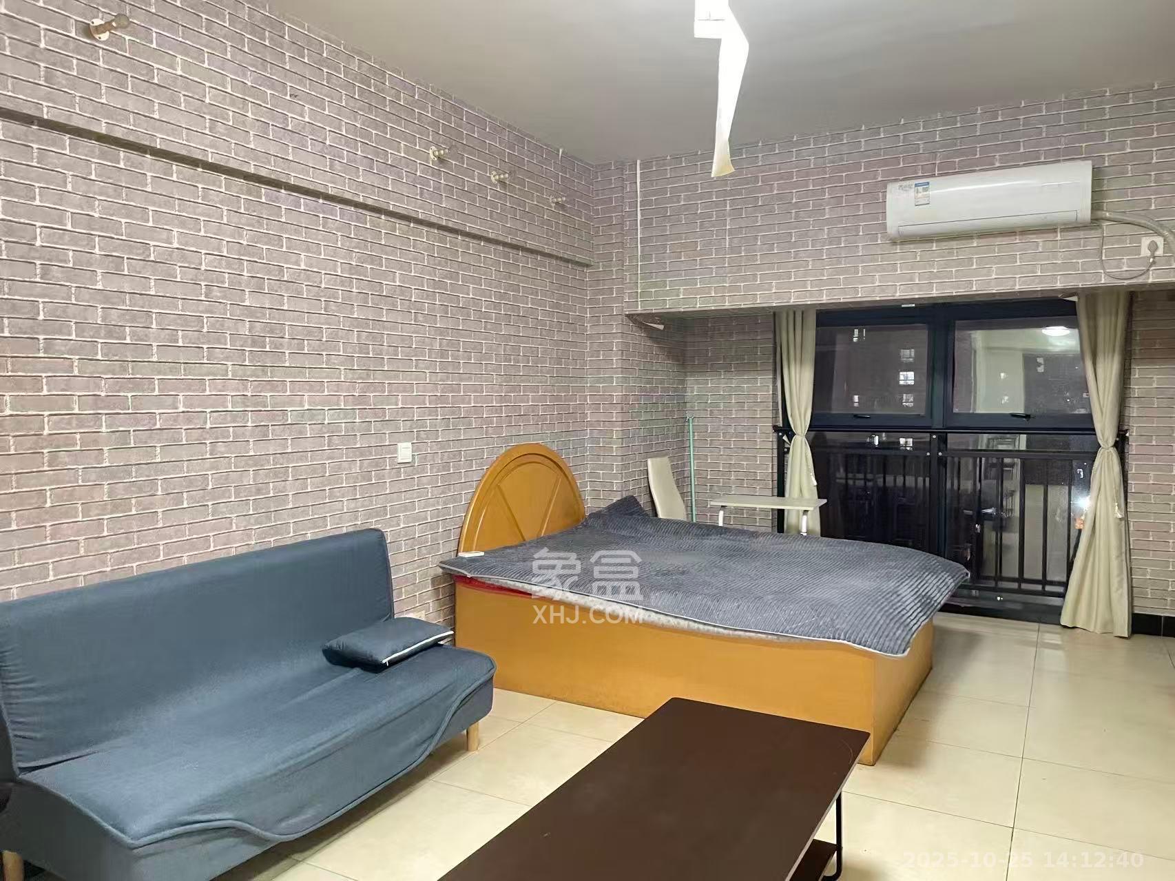 山水华景  1室1厅1卫    1300.0元/月室内图