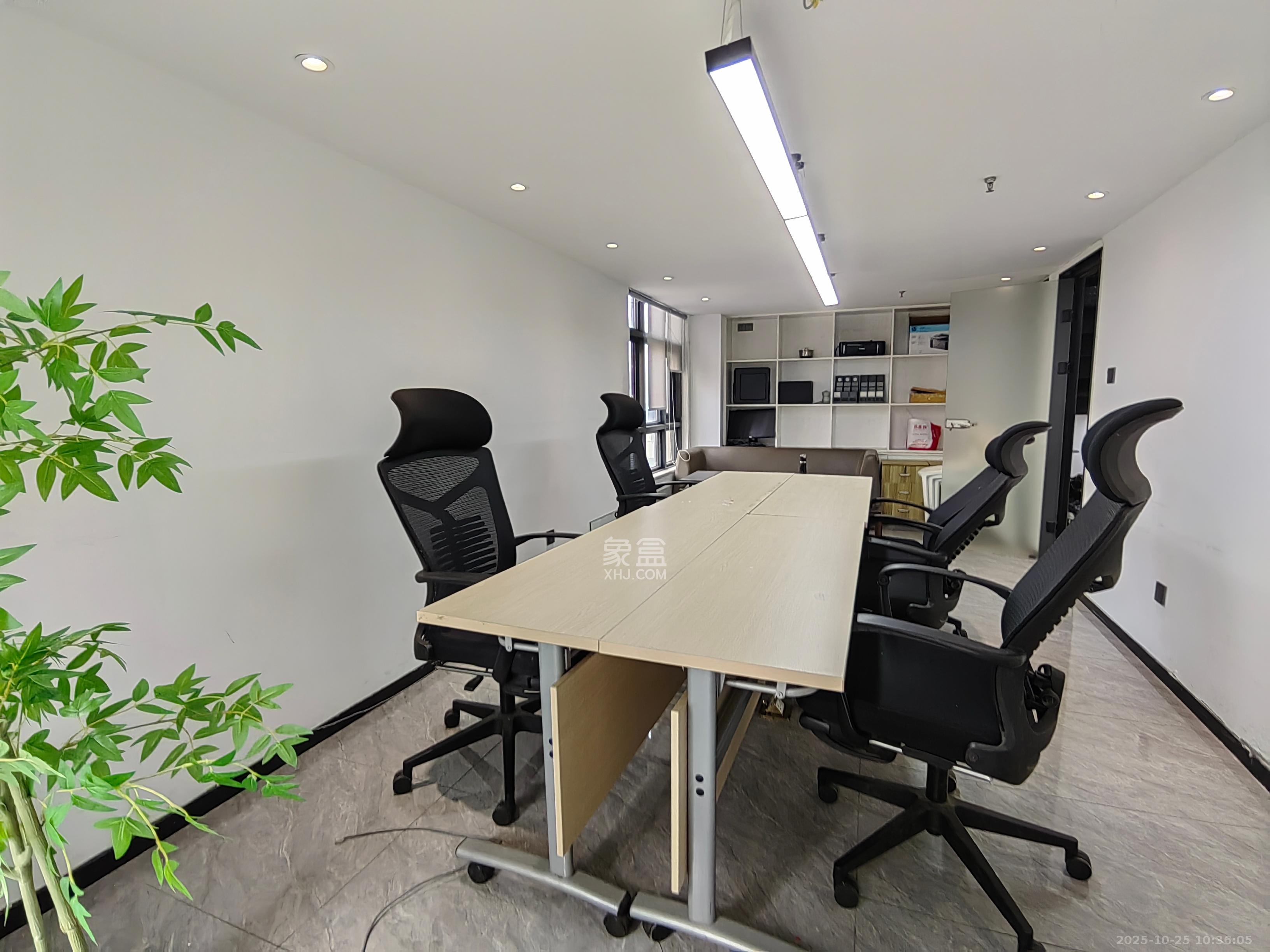 恒大御景半岛锦绣苑  4室1厅2卫    2700.0元/月室内图