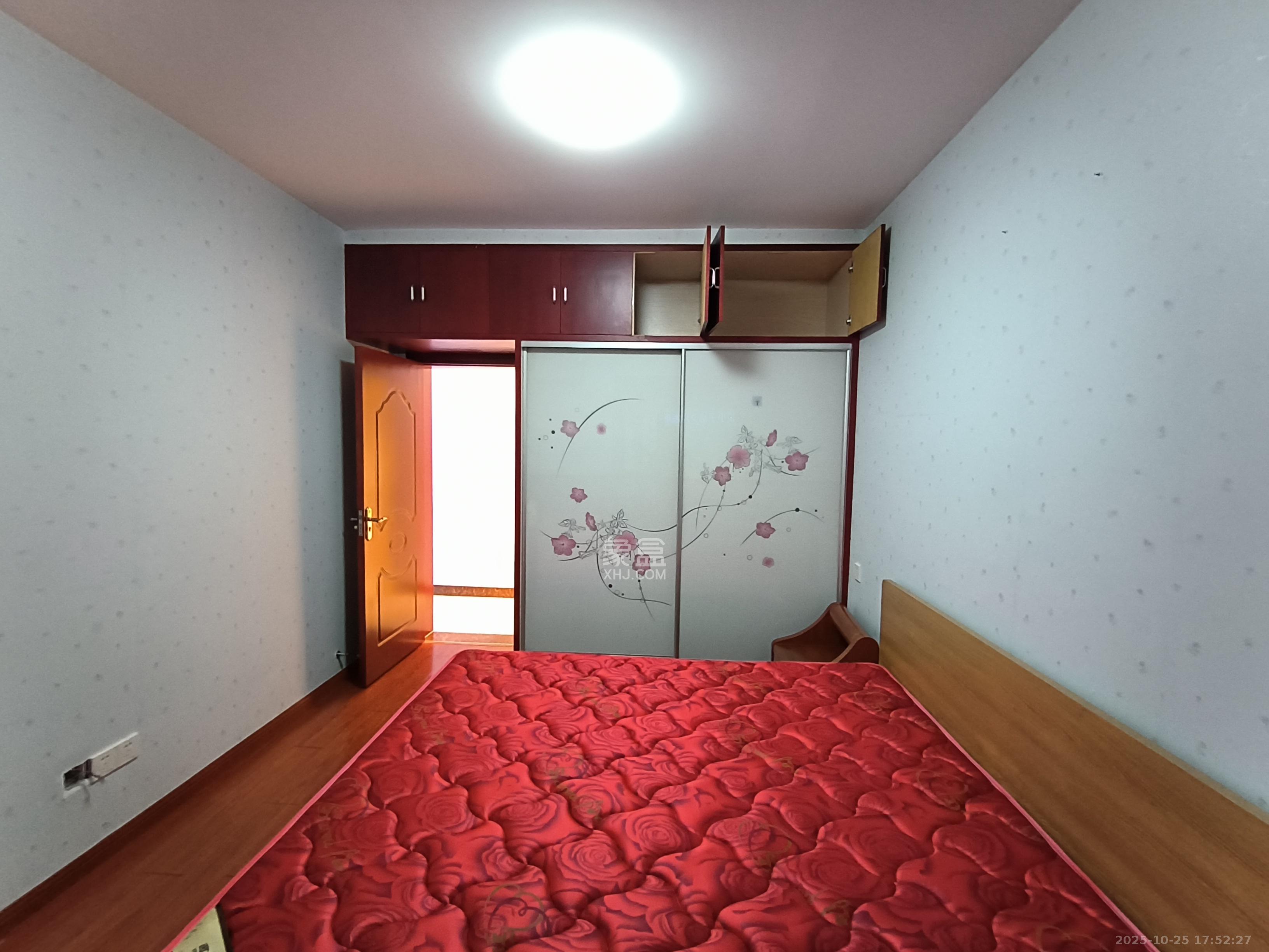 保利麓谷林语C区  2室2厅1卫    2200.0元/月室内图