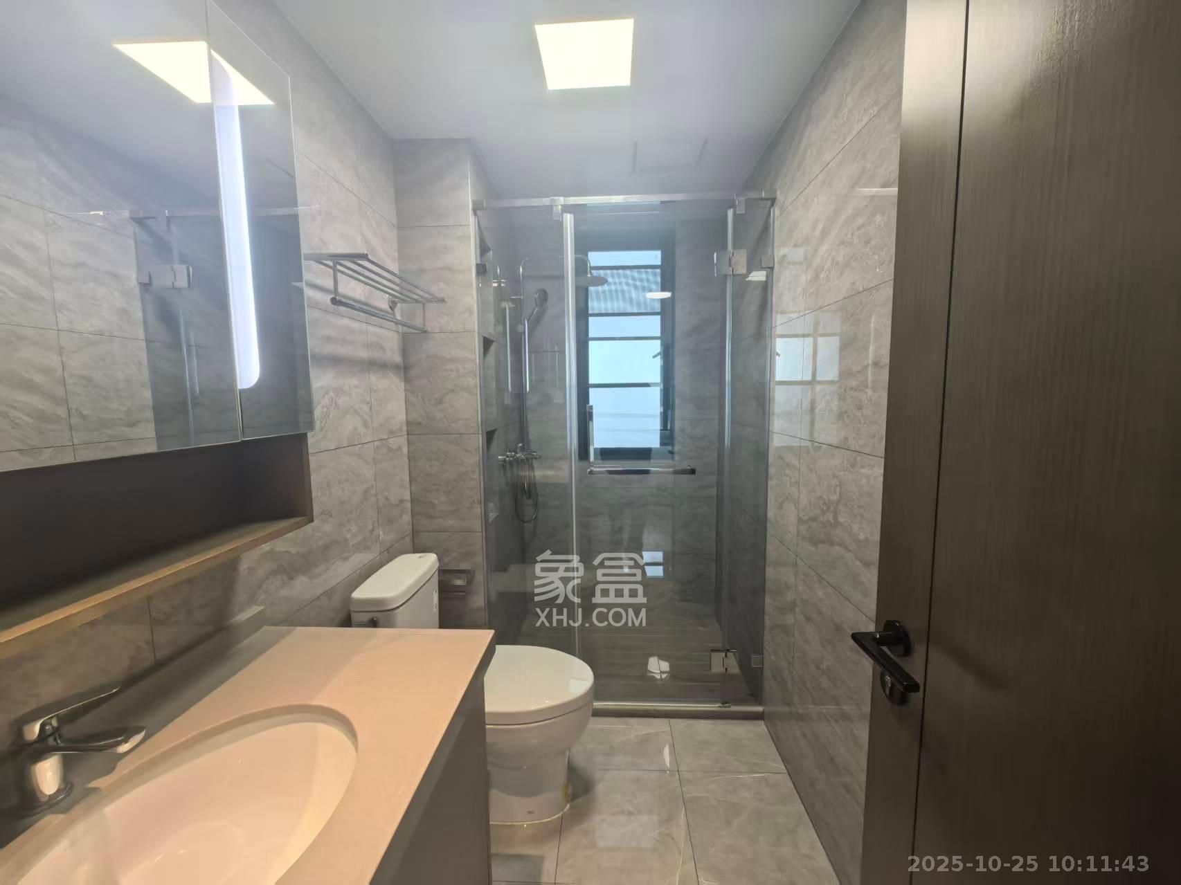 长房悦香山  3室2厅2卫    3200.0元/月室内图