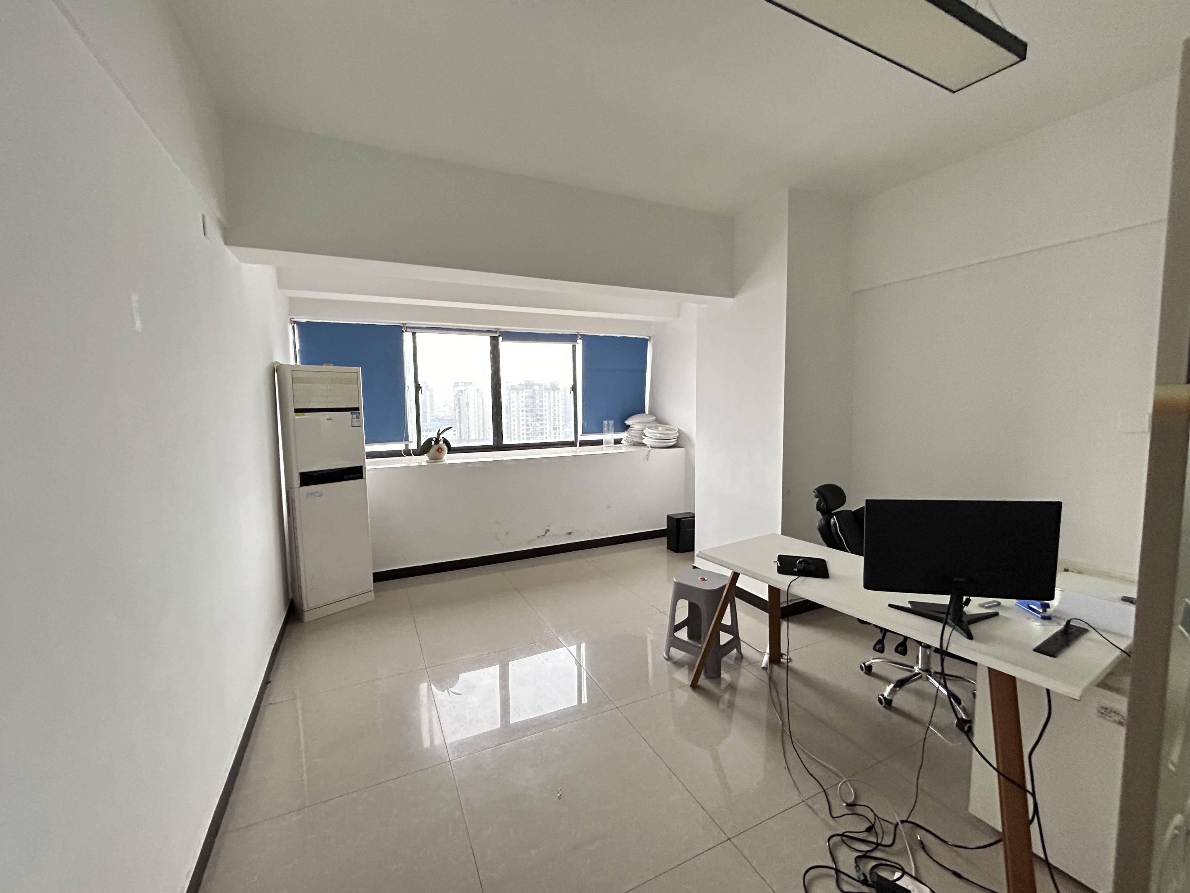 黄金大厦  1室1厅1卫    3000.0元/月室内图