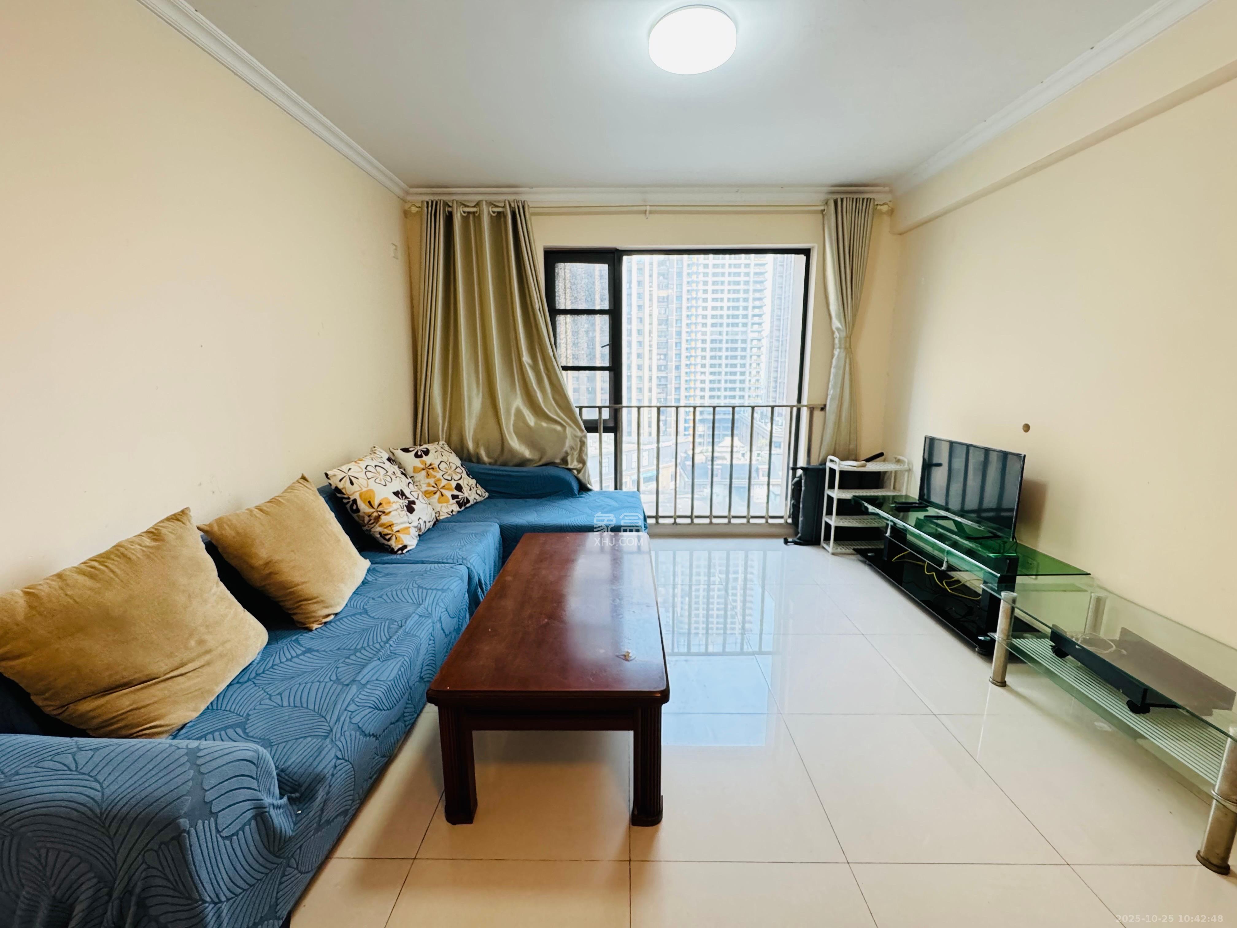 协信星澜汇  3室2厅1卫    2600.0元/月