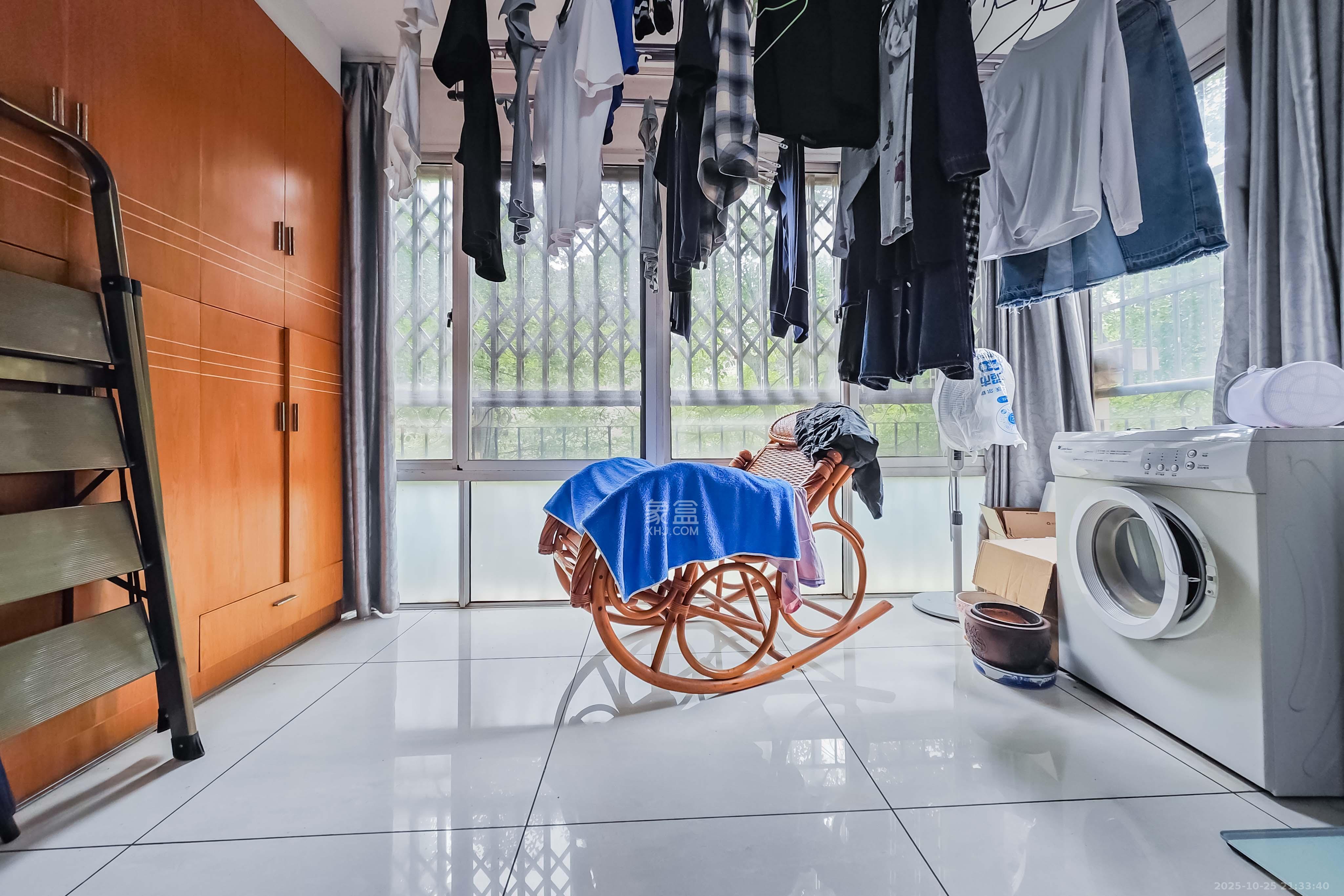 雅致名园  3室2厅2卫    205.0万 雅致名园  3室2厅2卫    205.0万客厅