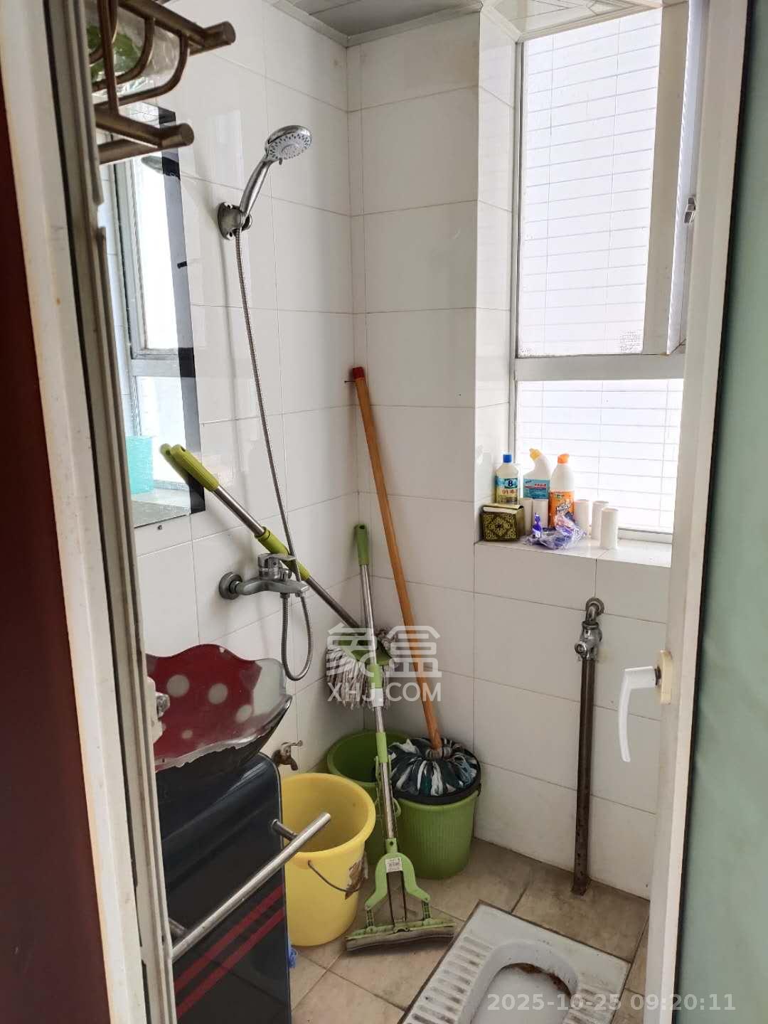 左岸右岸 3室2厅2卫 3200.0元/月 左岸右岸 3室2厅2卫 3200.0元/月室内图