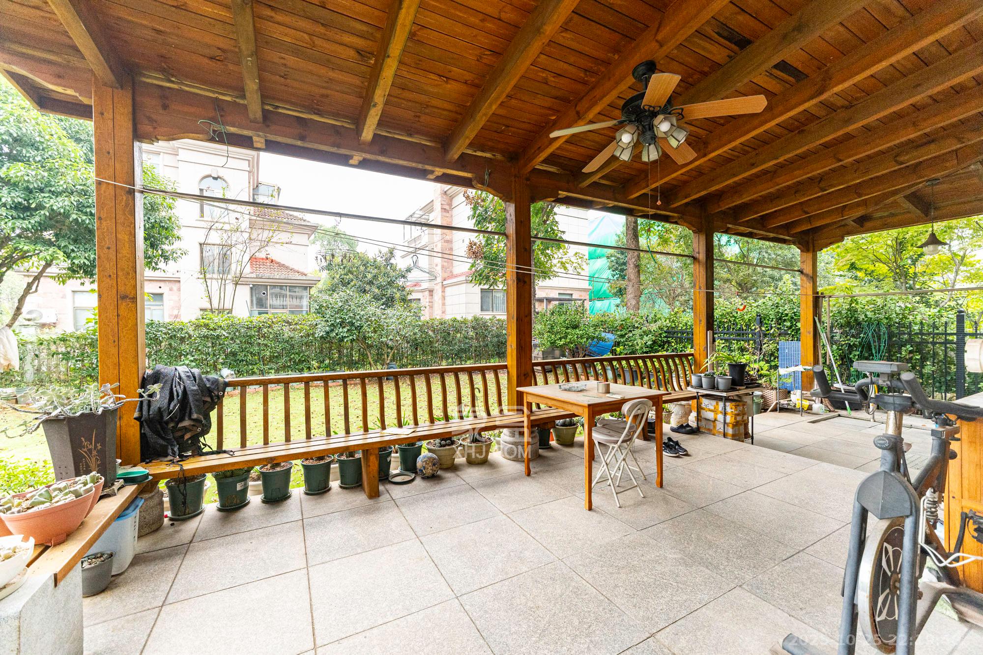 碧桂园威尼斯城  5室2厅4卫    520.0万 碧桂园威尼斯城  5室2厅4卫    520.0万阳台