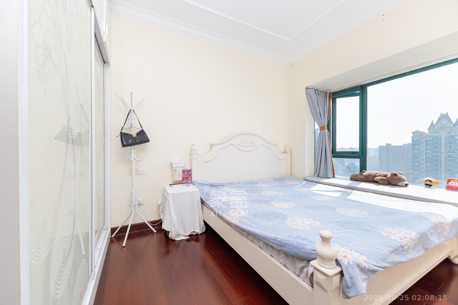 恒大名都  2室2厅1卫    48.0万卧室