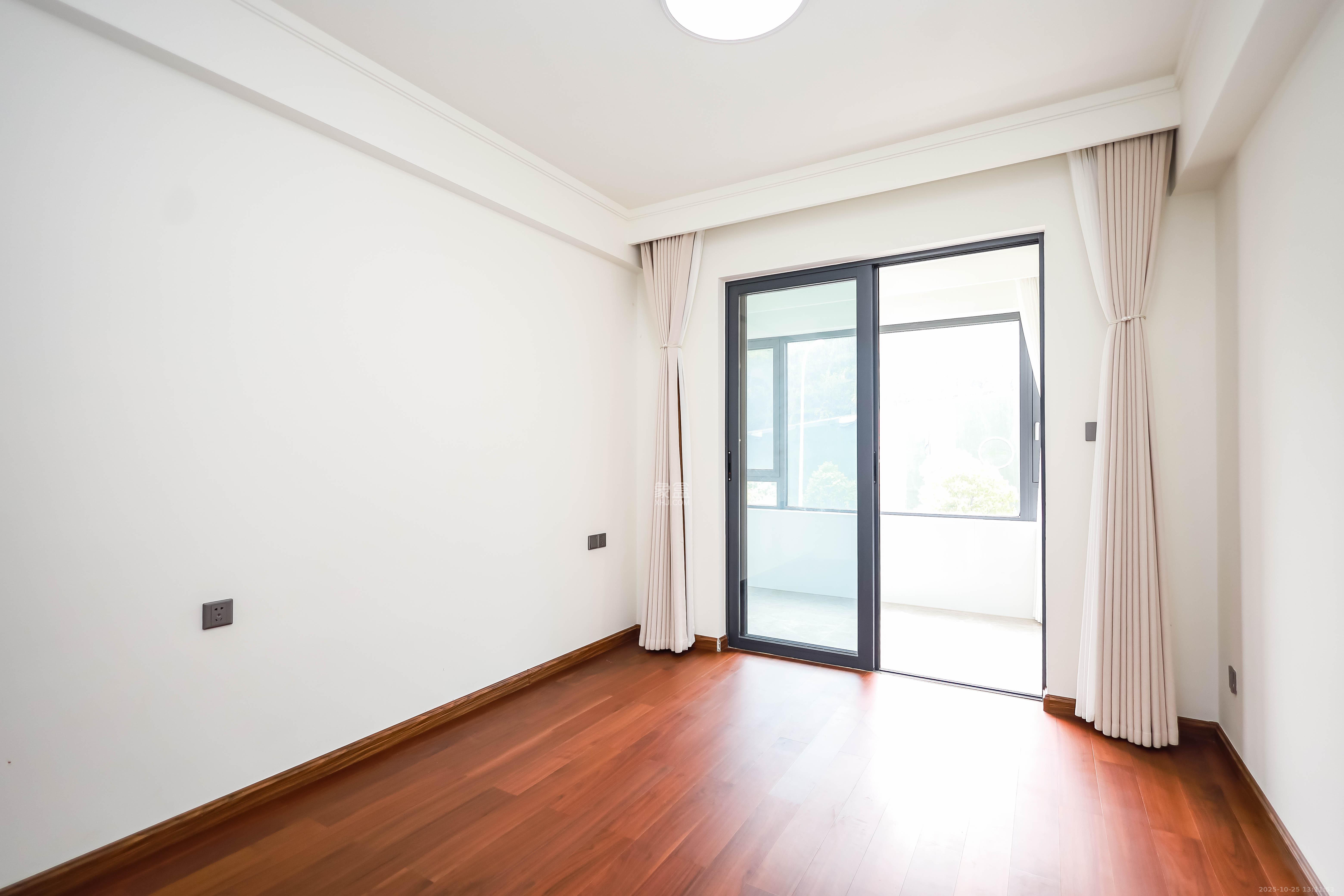 招商雍山湖 4室2厅2卫 238.0万 招商雍山湖 4室2厅2卫 238.0万卧室