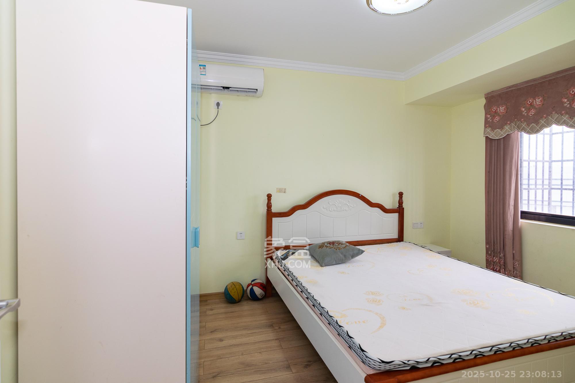 新城国际花都  3室2厅1卫    50.0万卧室